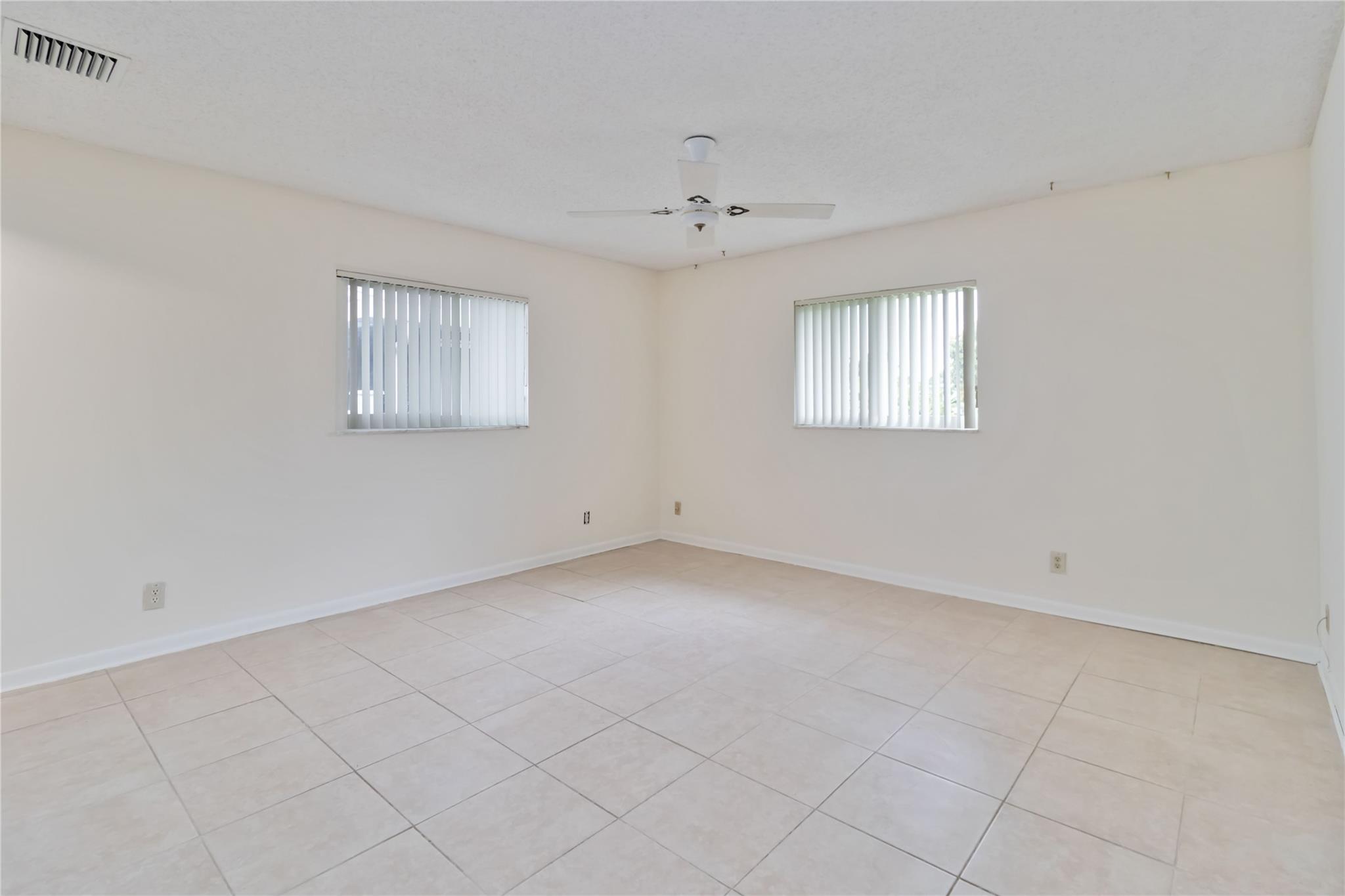 Paradise Gardens Sec 4 76 - Residential