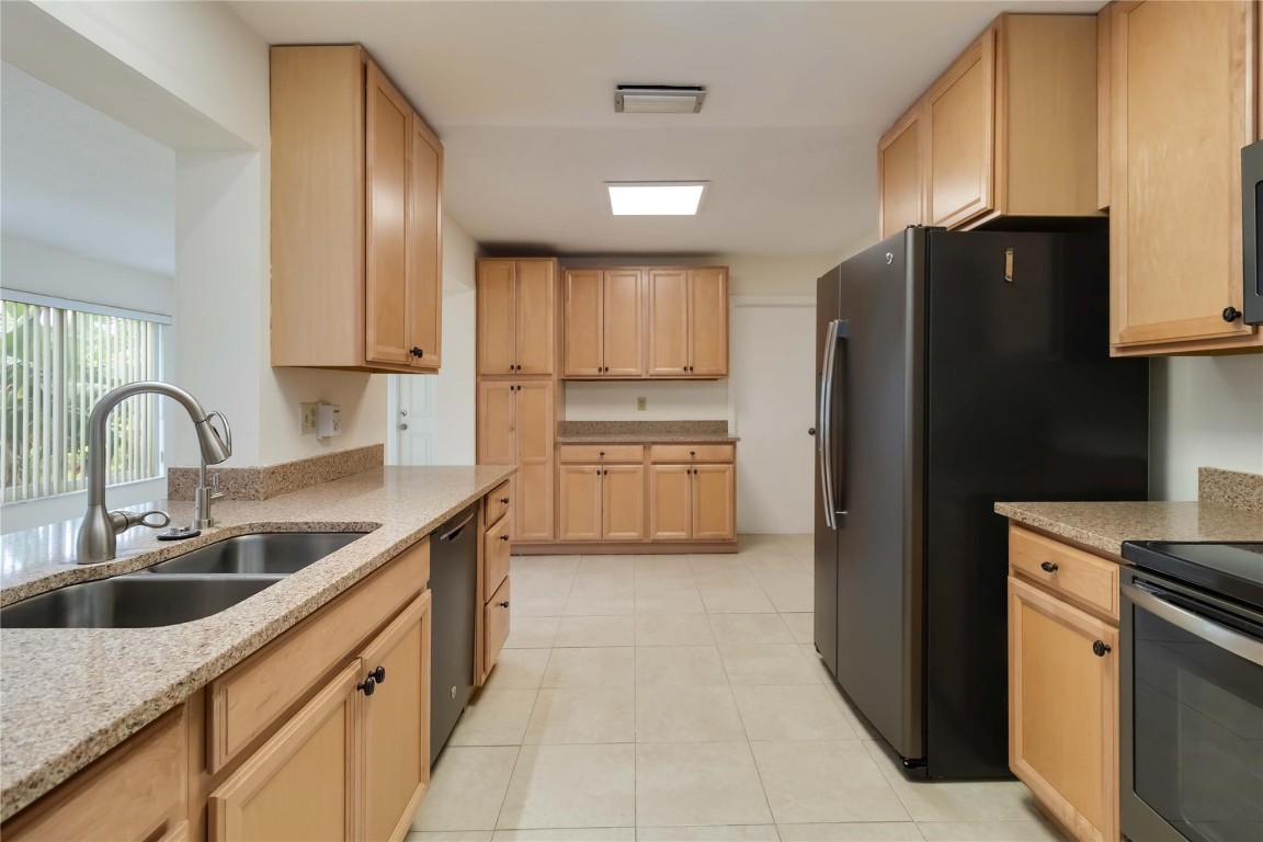 Paradise Gardens Sec 4 76 - Residential