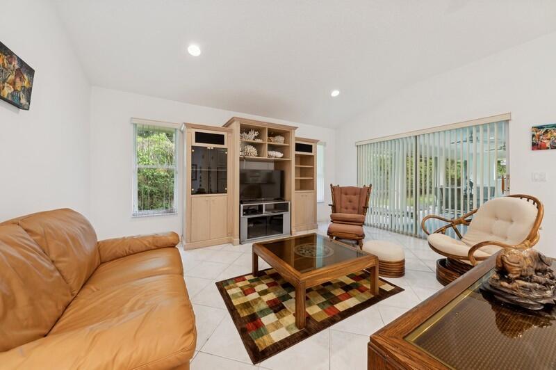 DELRAY DUNES FIRST SEC - Residential