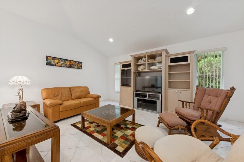 DELRAY DUNES FIRST SEC - Residential