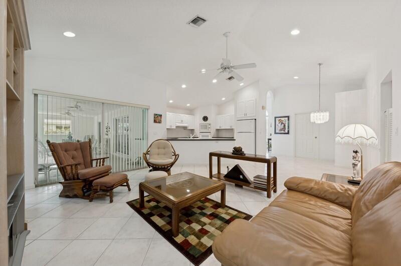 DELRAY DUNES FIRST SEC - Residential