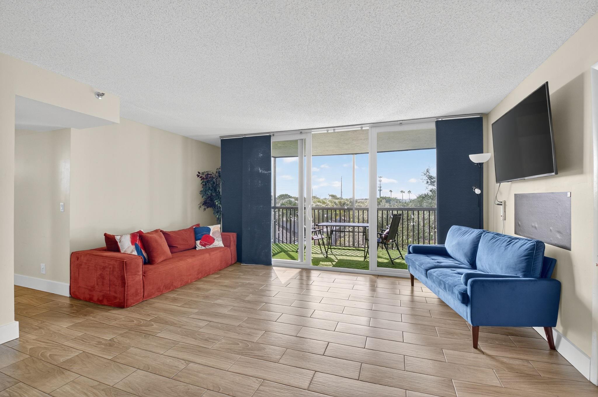 The Palms at Boca Teeca - Residential