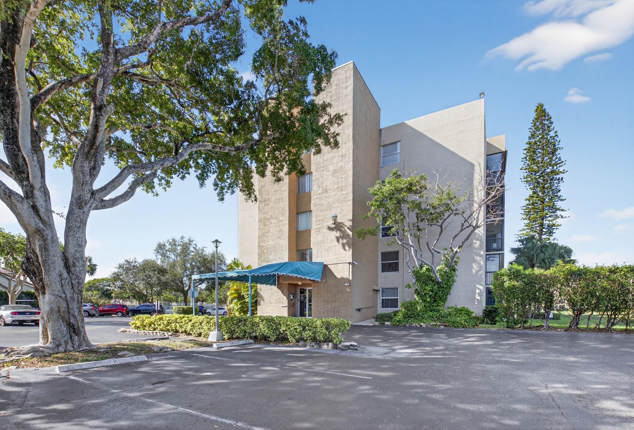 The Palms at Boca Teeca - Residential