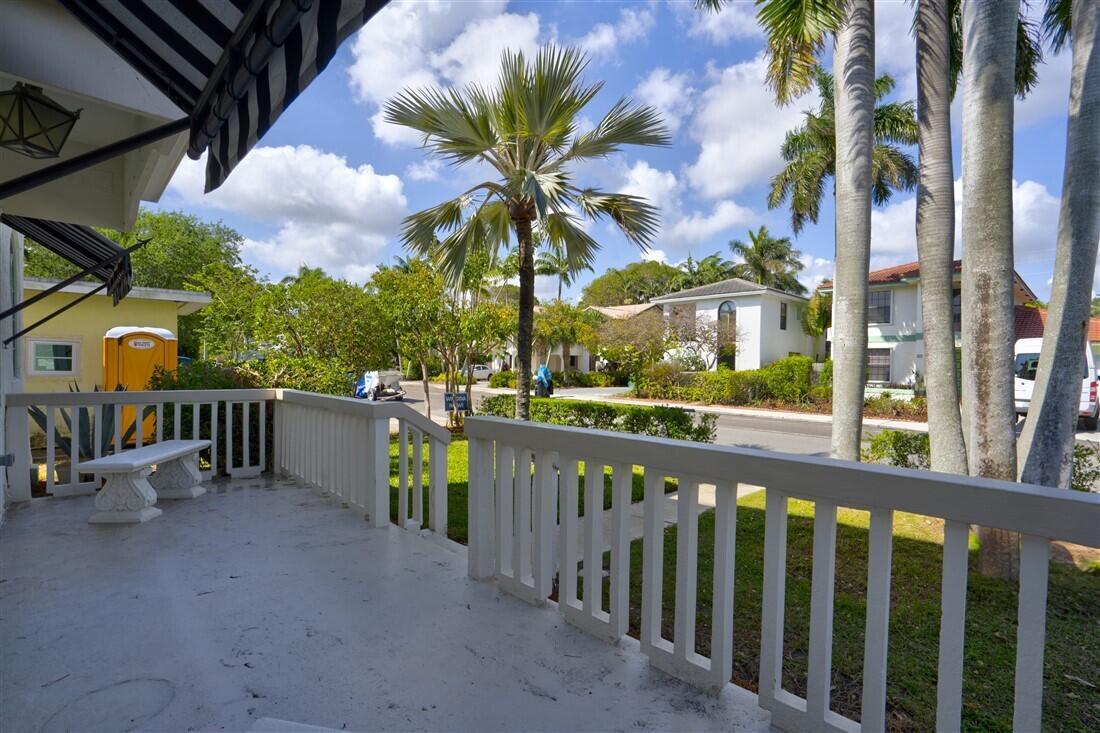 422 N Lakeside Drive