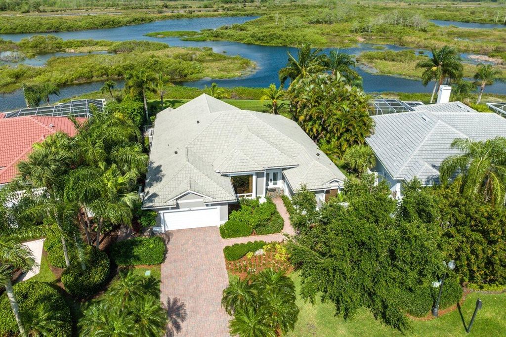 Photo of 62 Cayman Place, Palm Beach Gardens, FL 33418 (MLS # R10961270)