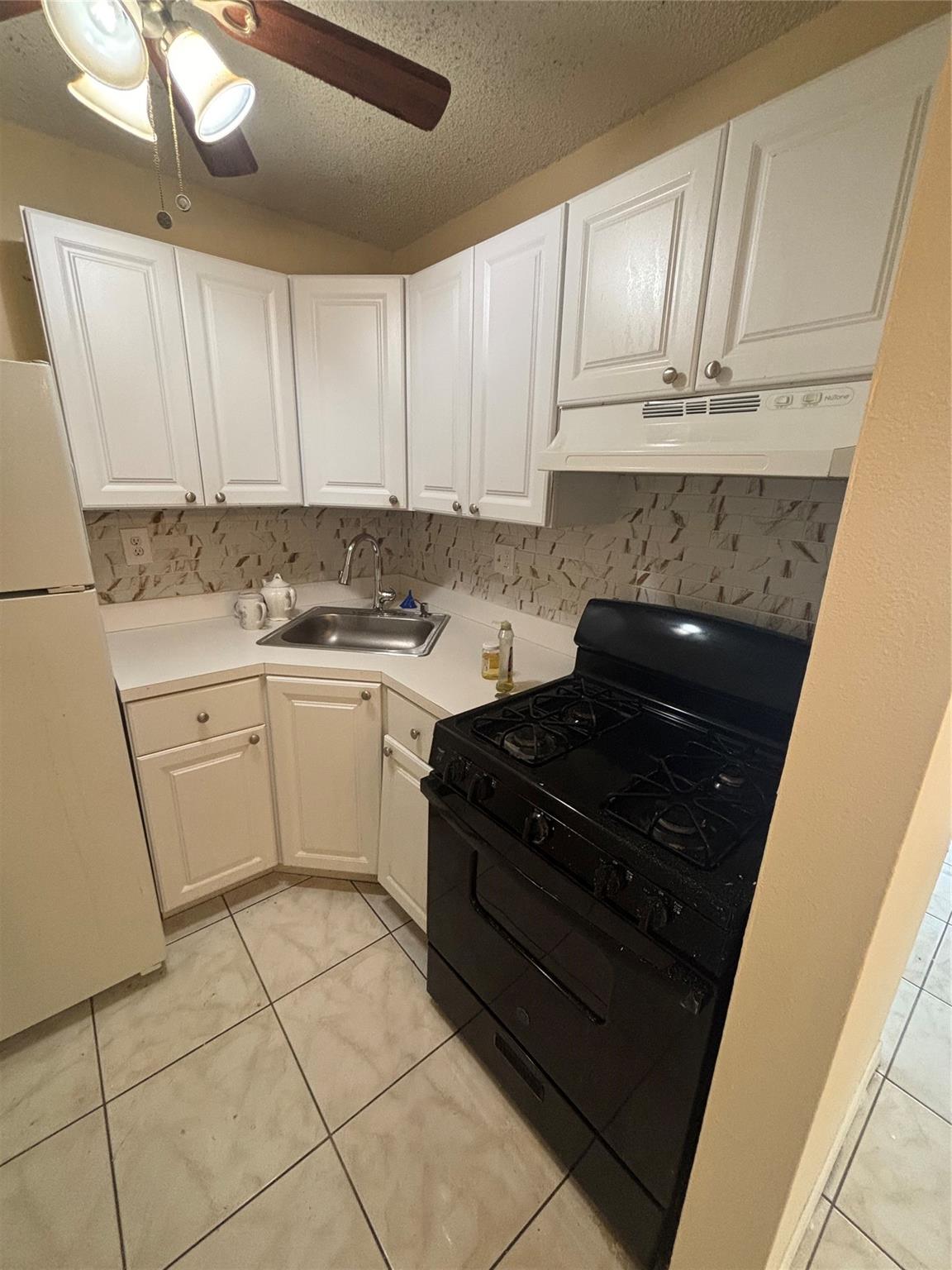 View photos, virtual tours, details... 130 NE 202nd Ter S21