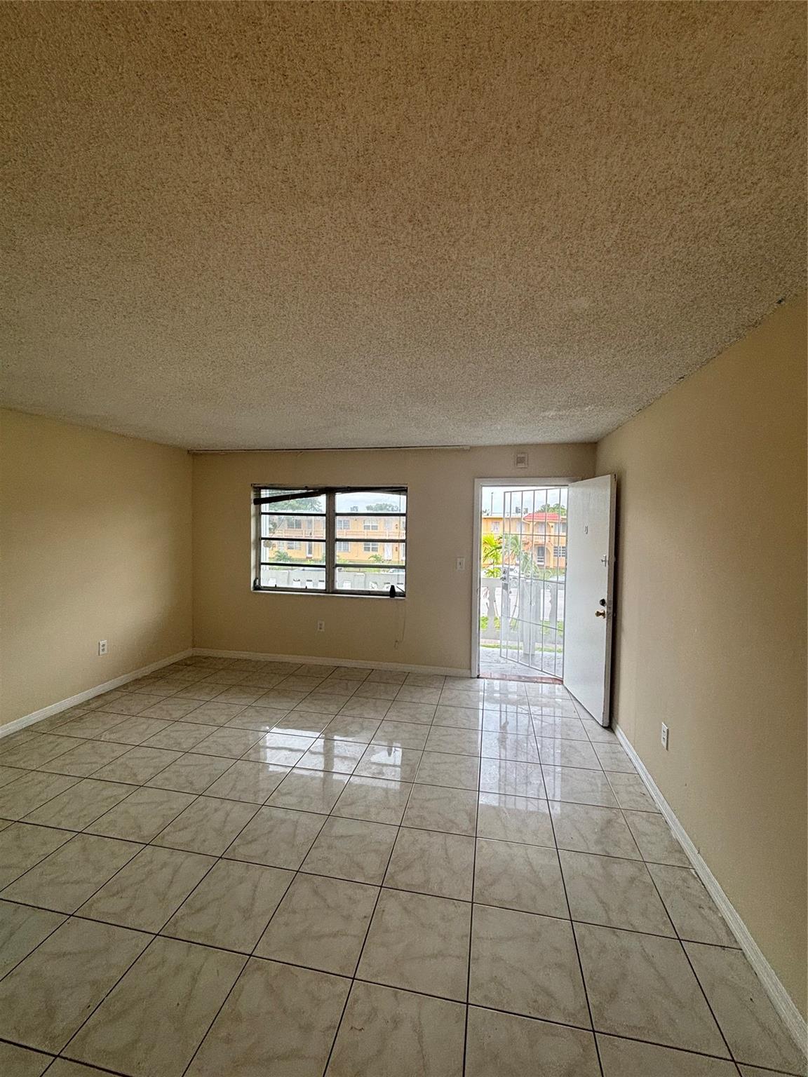 View photos, virtual tours, details... 130 NE 202nd Ter S21