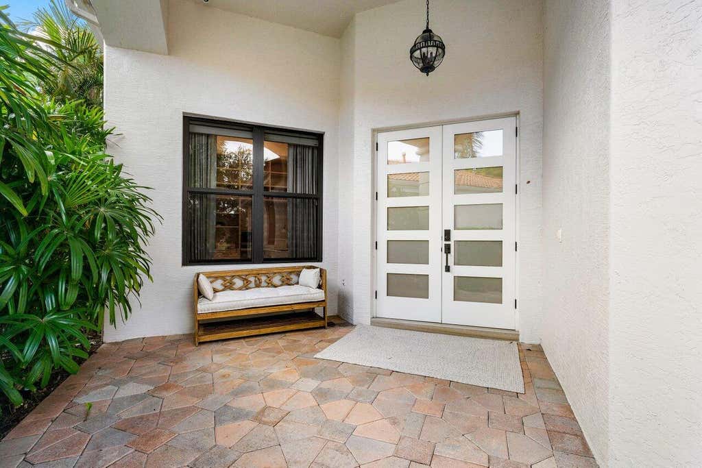 Photo of 108 Isle Drive, Palm Beach Gardens, FL 33418 (MLS # R11031269)