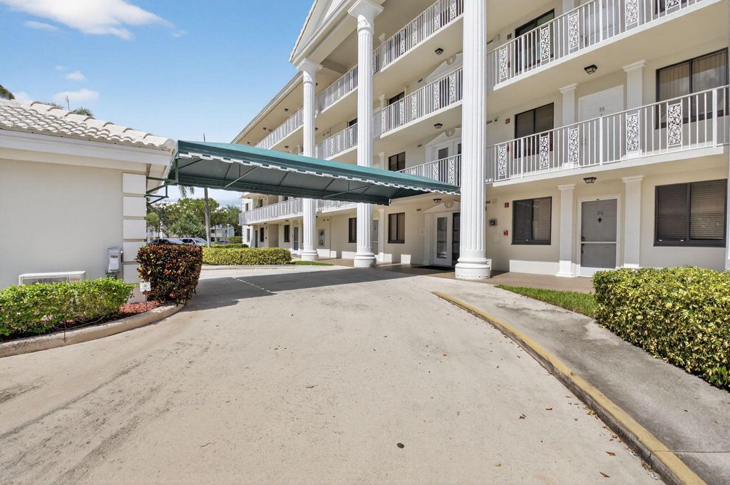 Photo of 6193 Balboa Circle #403, Boca Raton, FL 33433 (MLS # R11132720)