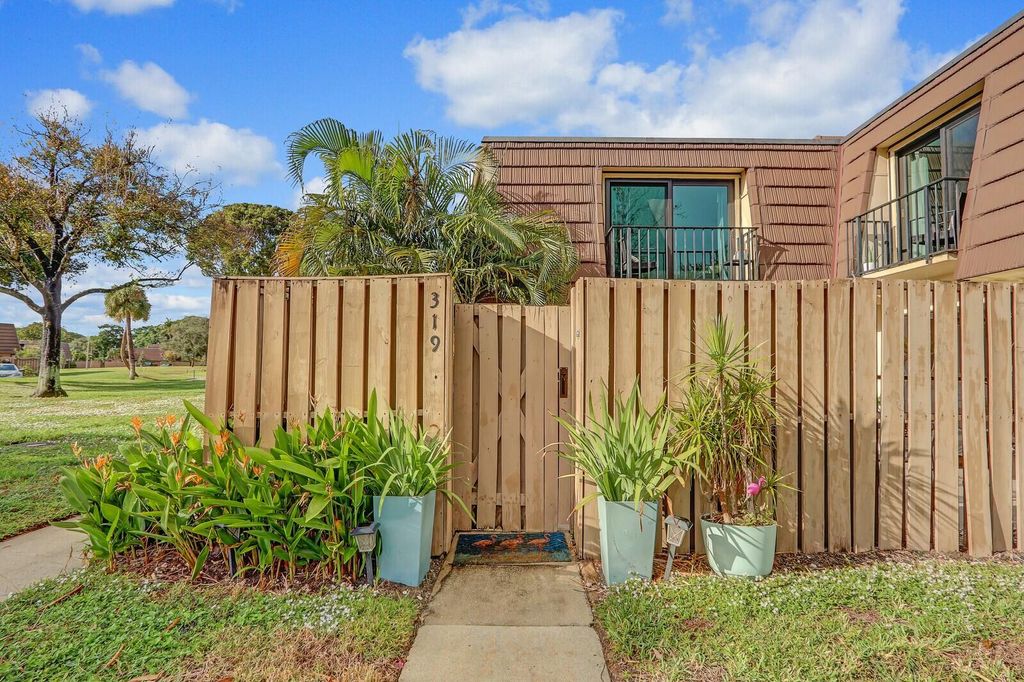 Photo of 319 3rd Court, Palm Beach Gardens, FL 33410 (MLS # R11050378)