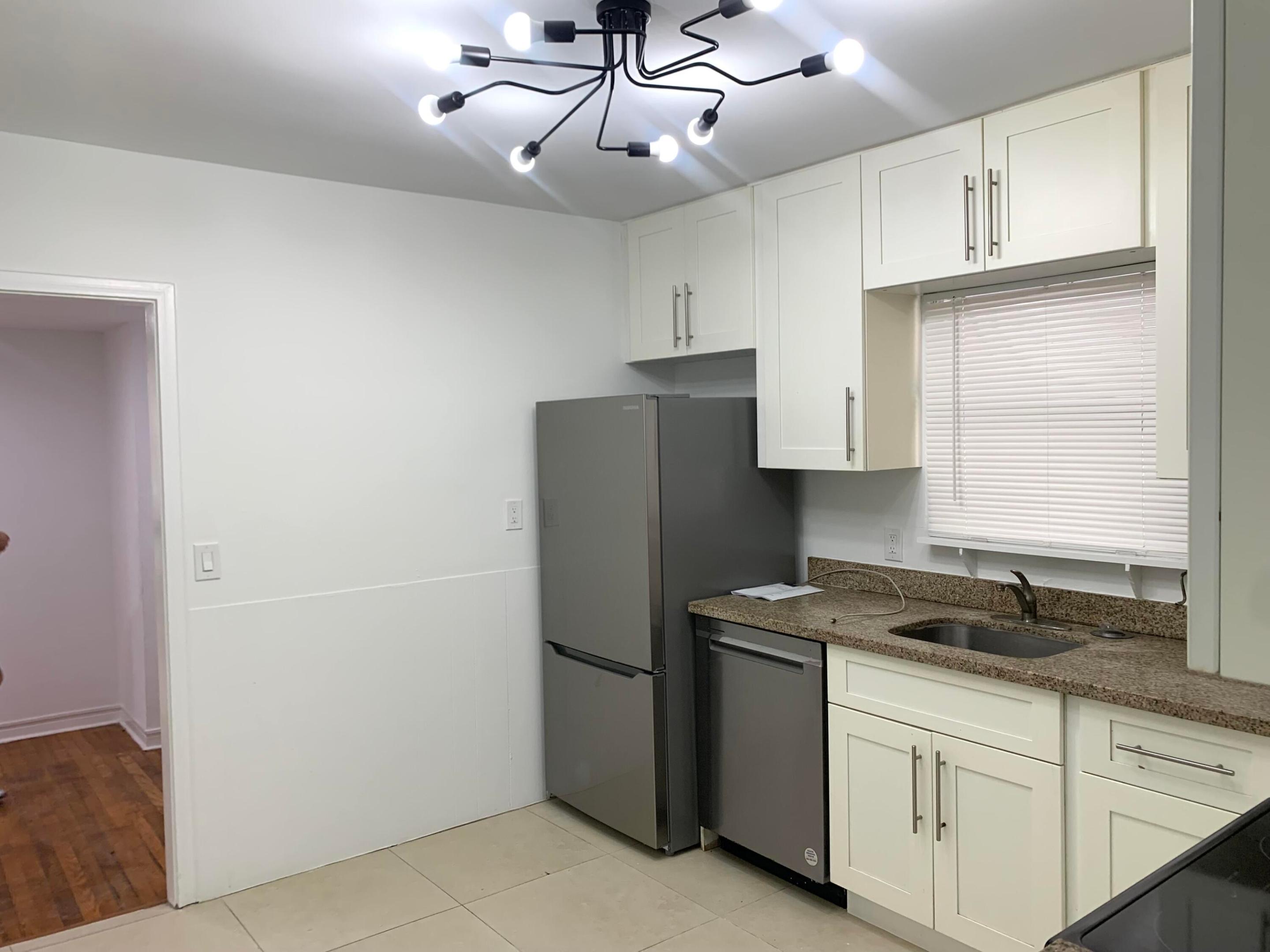 Petite 18-18 B - Residential Lease