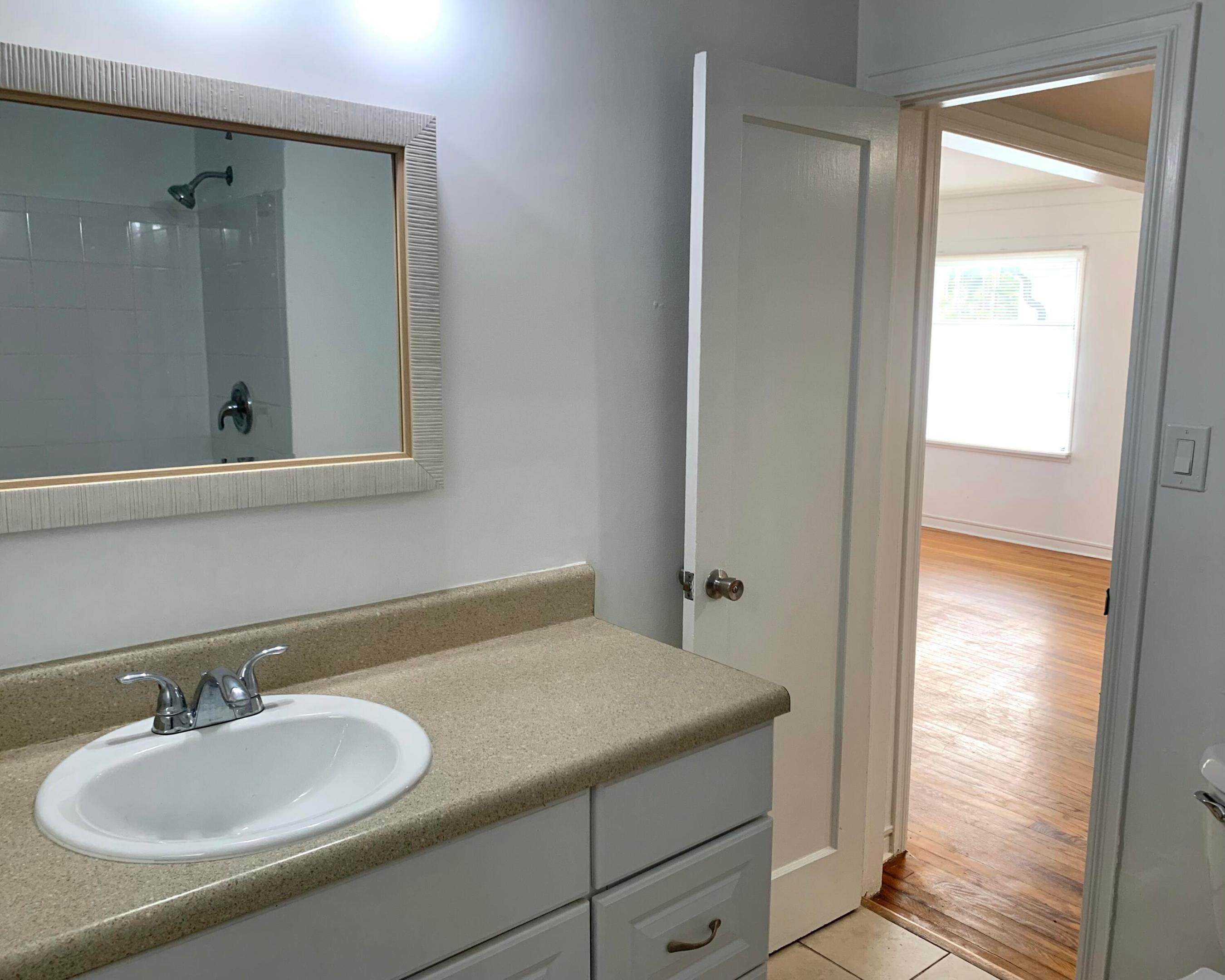 Petite 18-18 B - Residential Lease