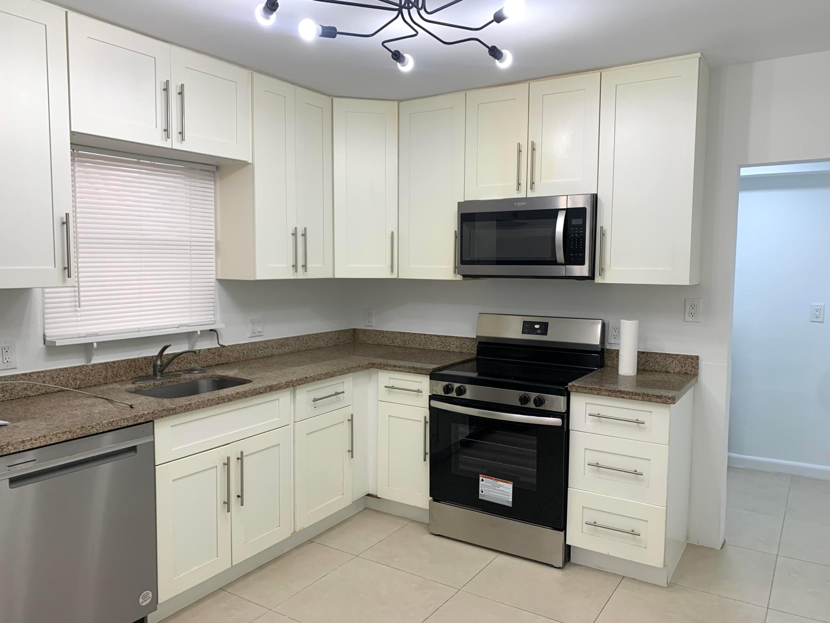 Petite 18-18 B - Residential Lease