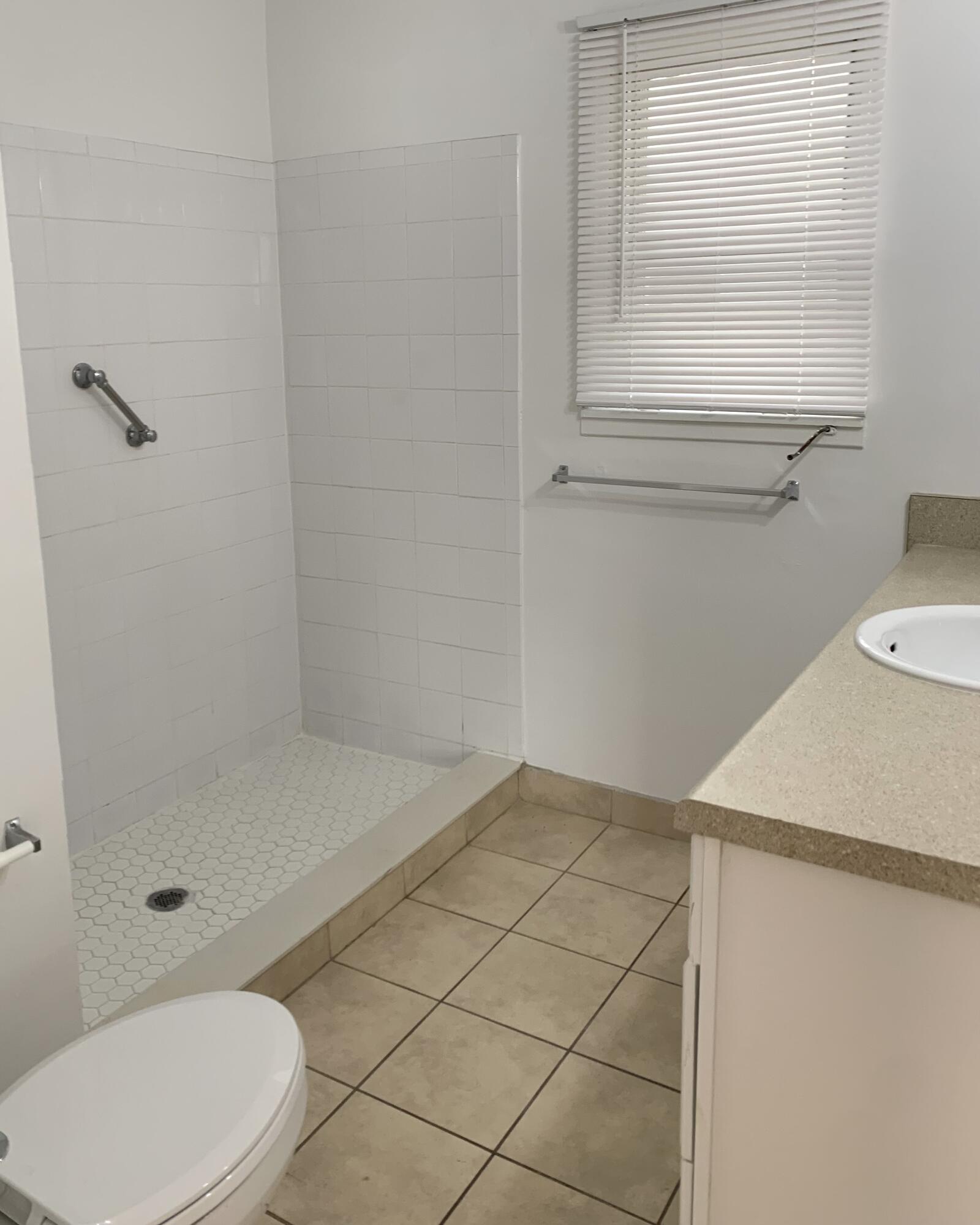 Petite 18-18 B - Residential Lease