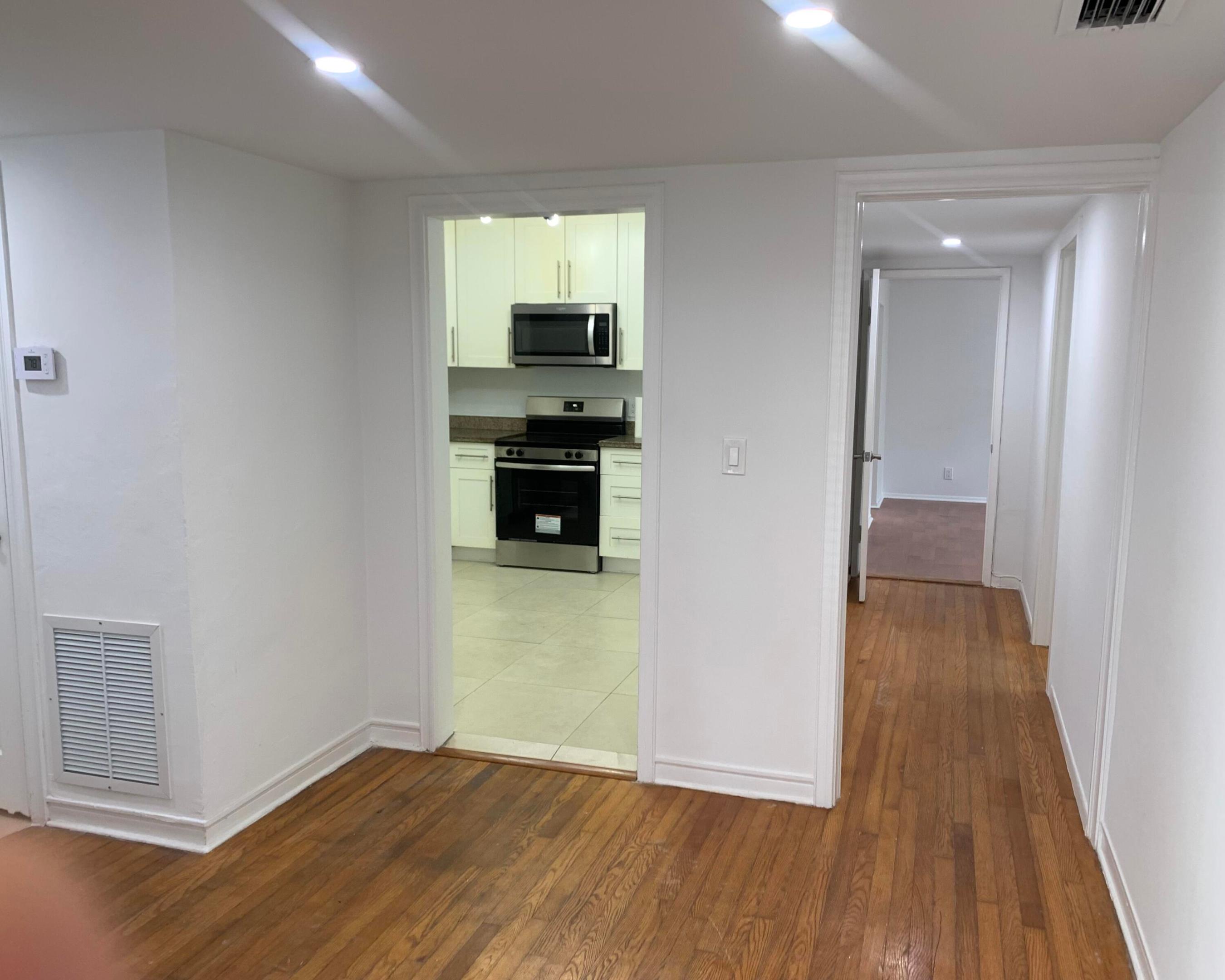 Petite 18-18 B - Residential Lease