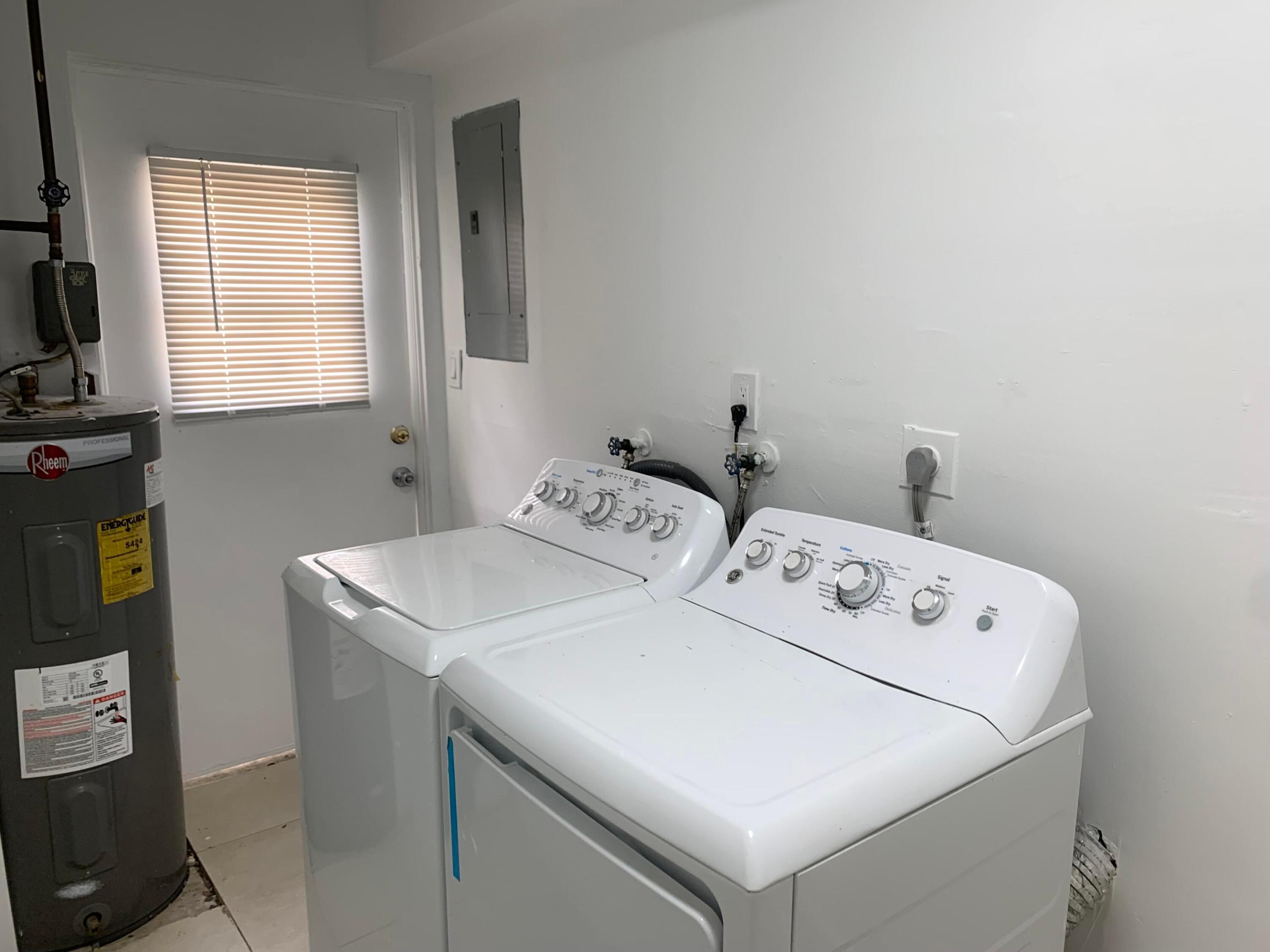 Petite 18-18 B - Residential Lease