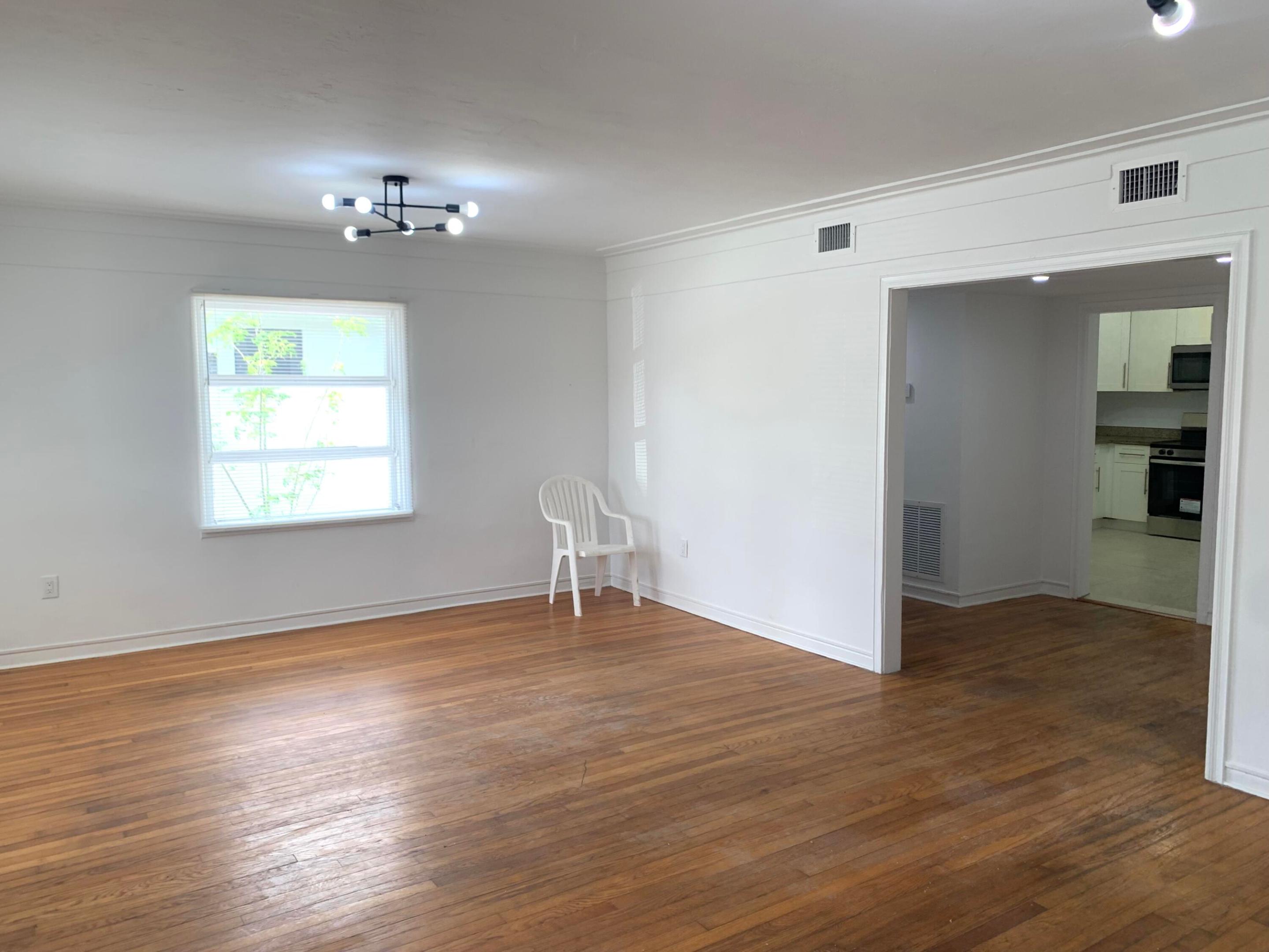 Petite 18-18 B - Residential Lease