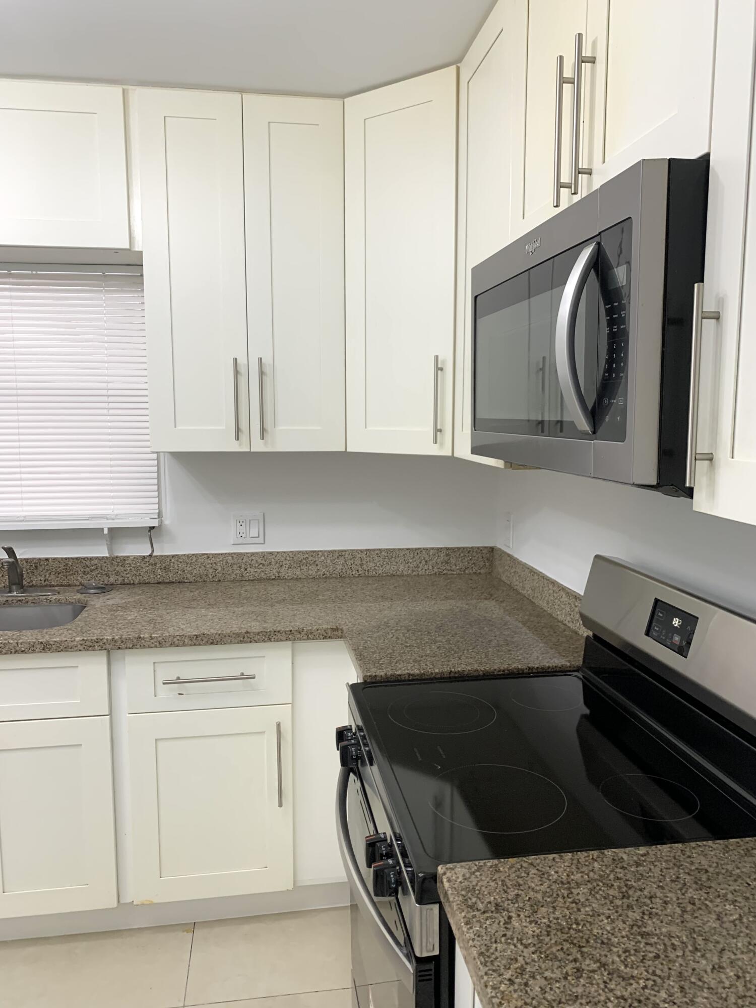 Petite 18-18 B - Residential Lease