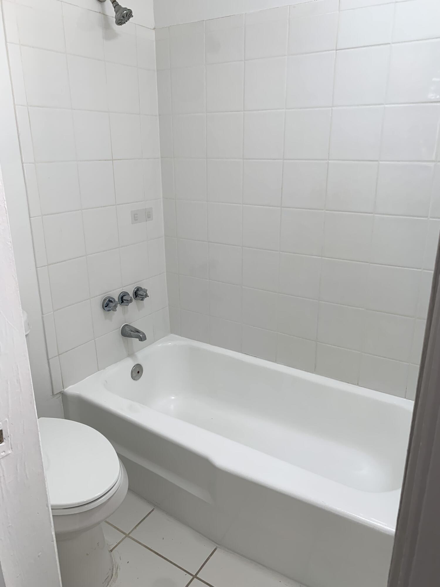 Petite 18-18 B - Residential Lease