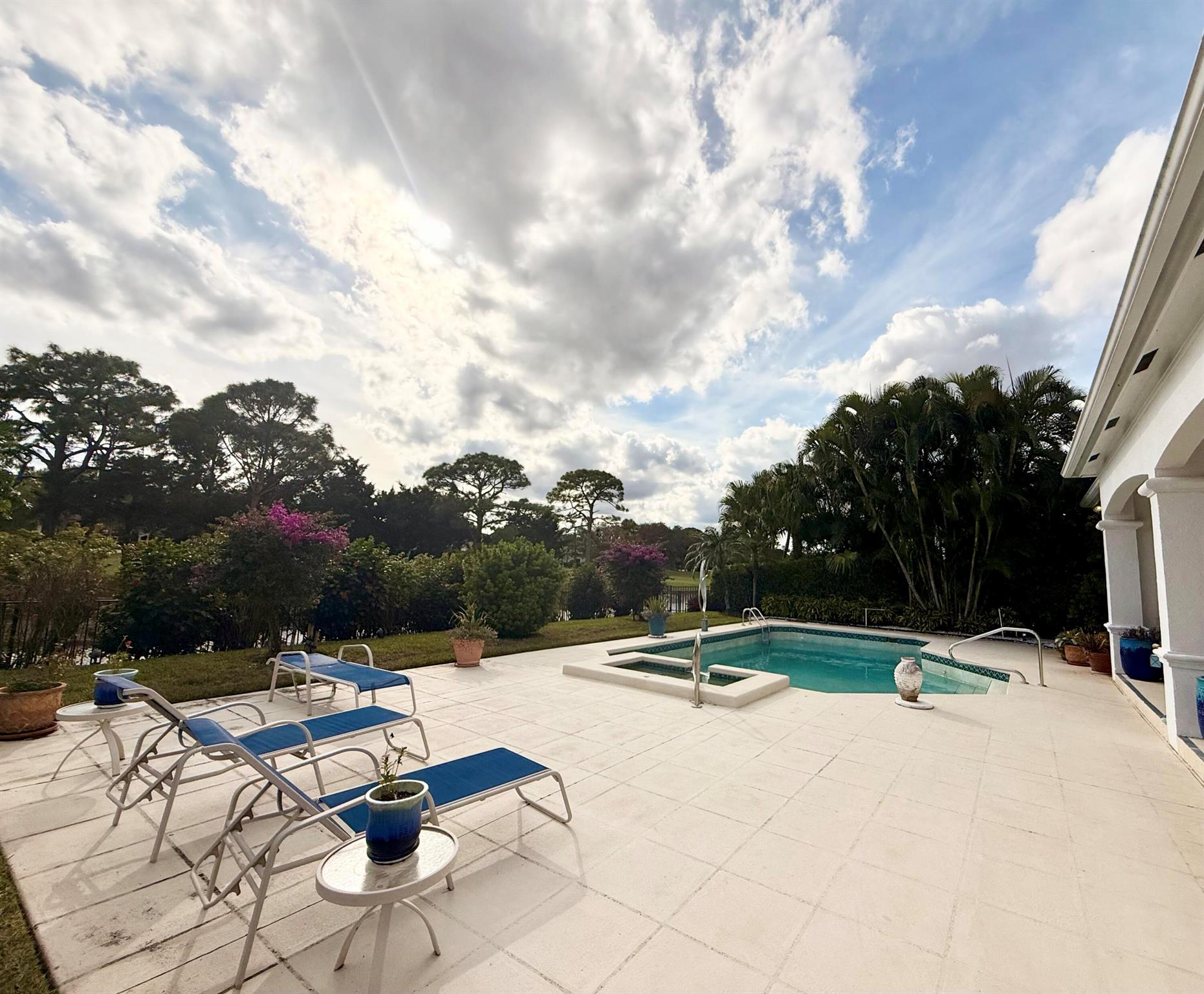 Admirals Cove - Residential