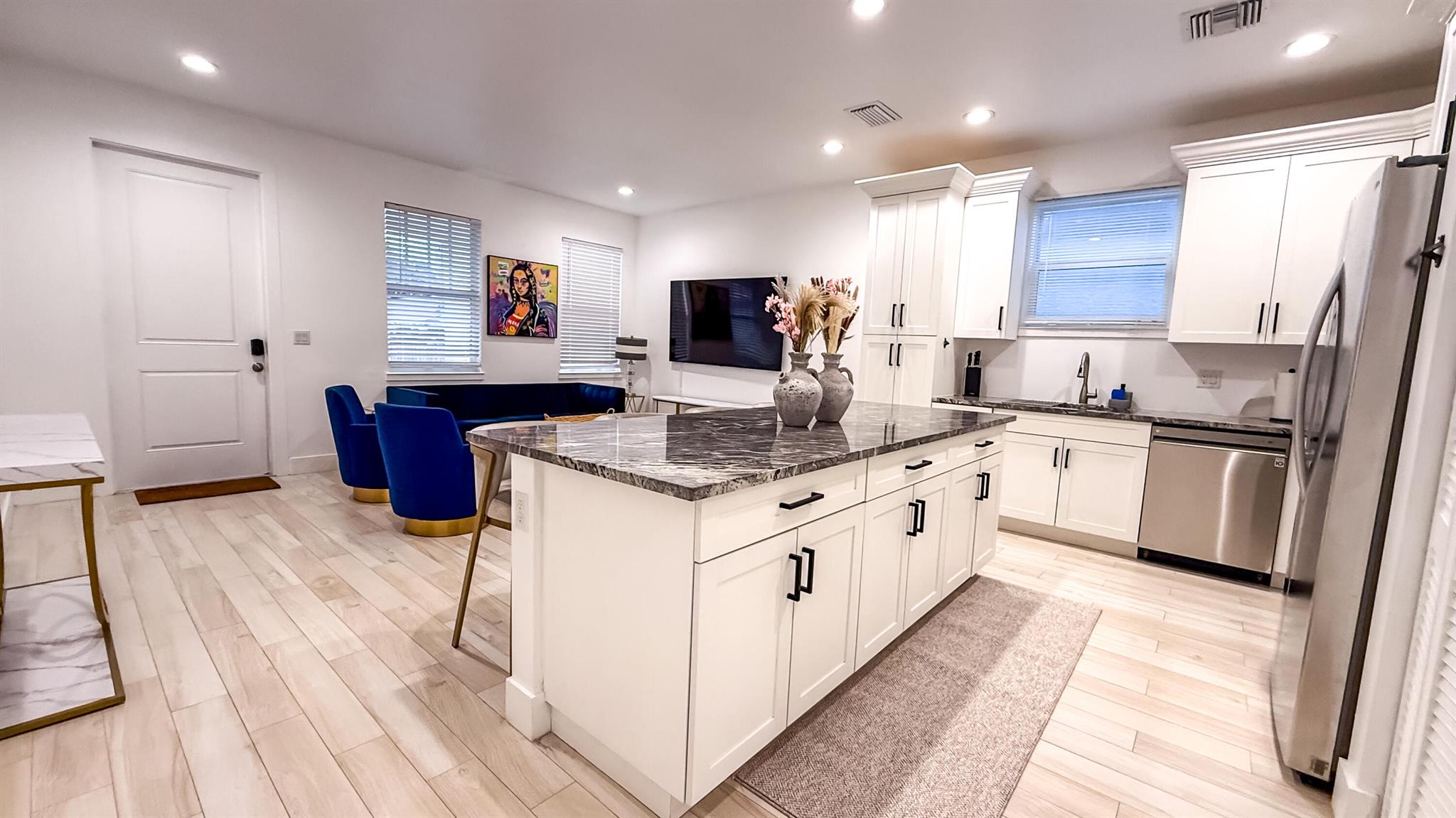 LAKE WORTH TOWN OF - Residential Lease