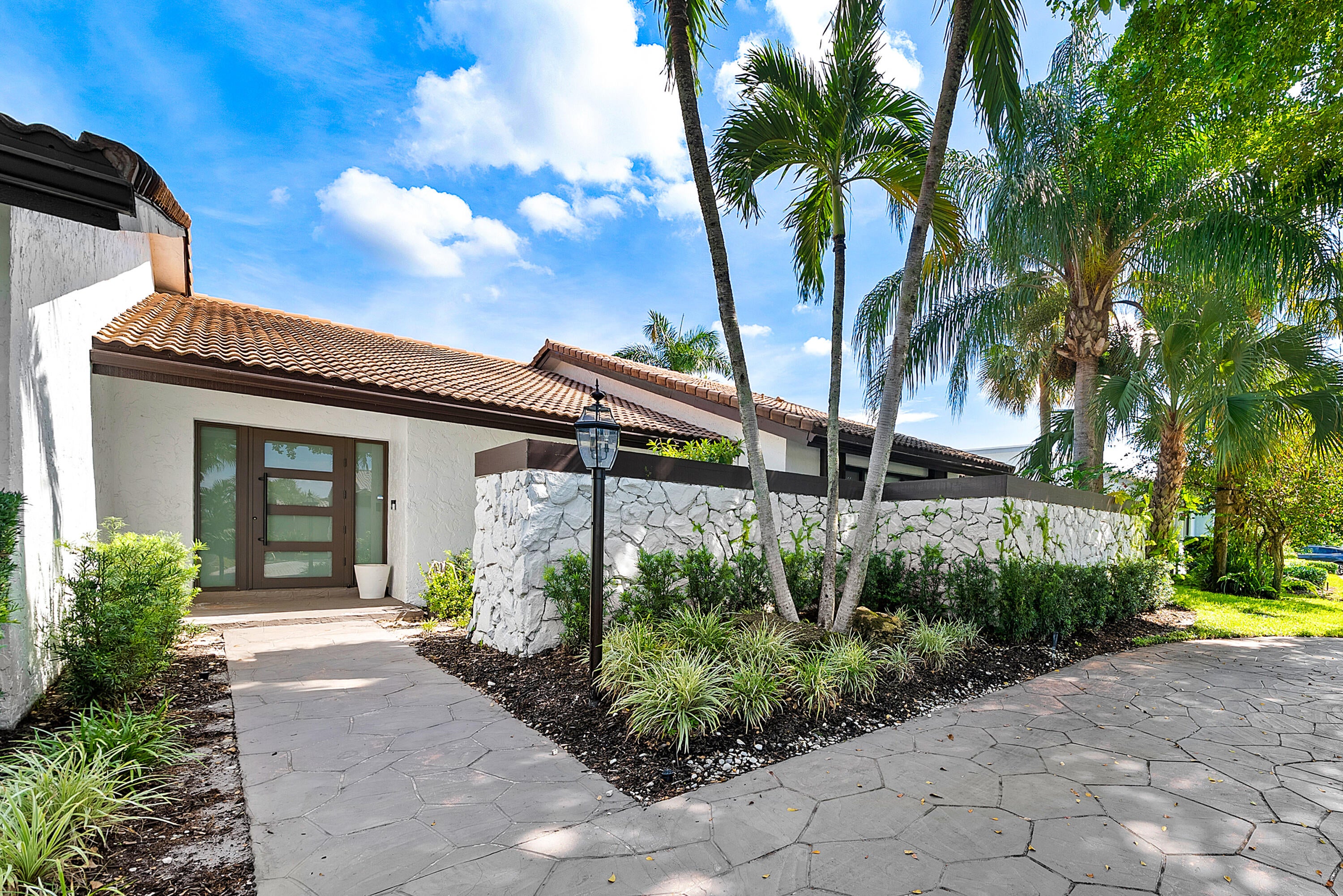 3527 Pine Lake Court