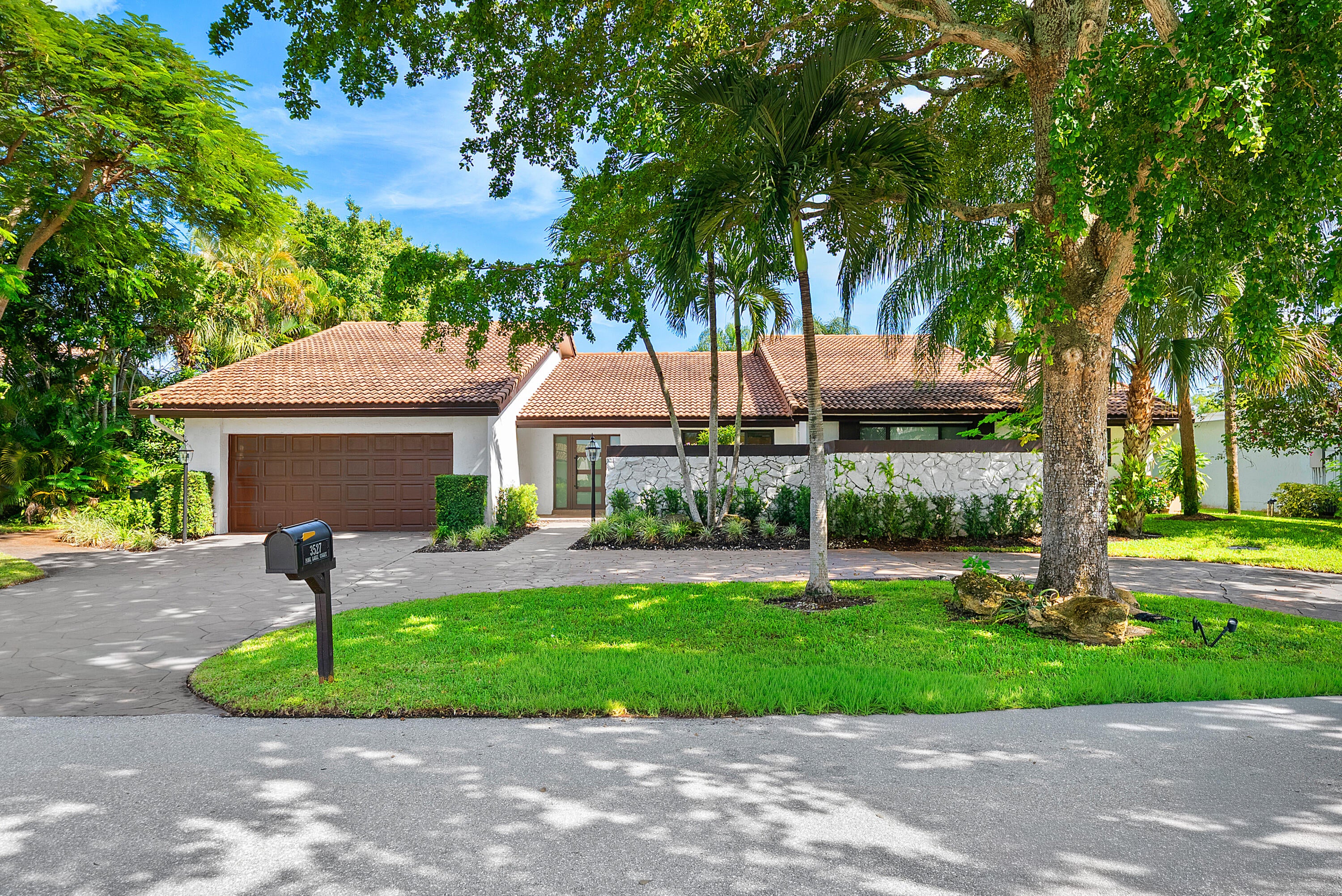 3527 Pine Lake Court