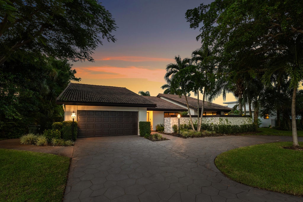 Photo of 3527 Pine Lake Court, Delray Beach, FL 33445 (MLS # B26082277)