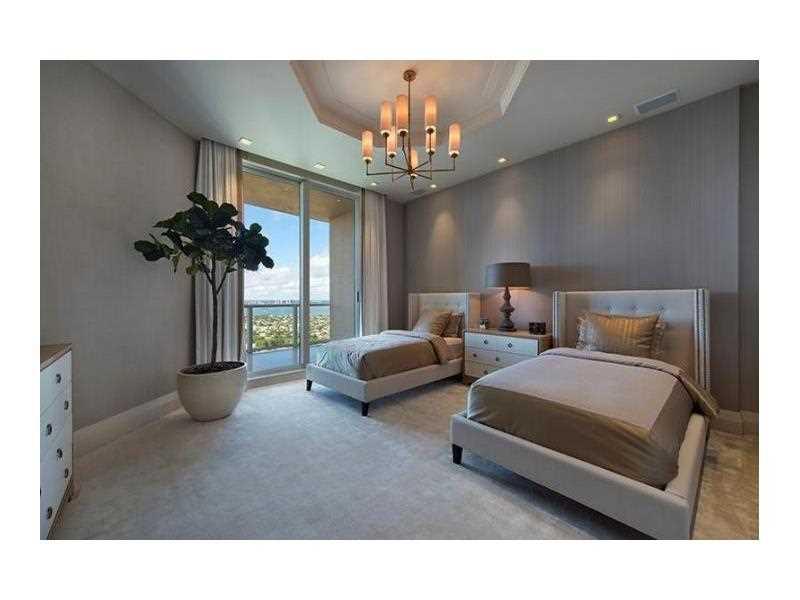 Ritz-Carlton Residences - Residential