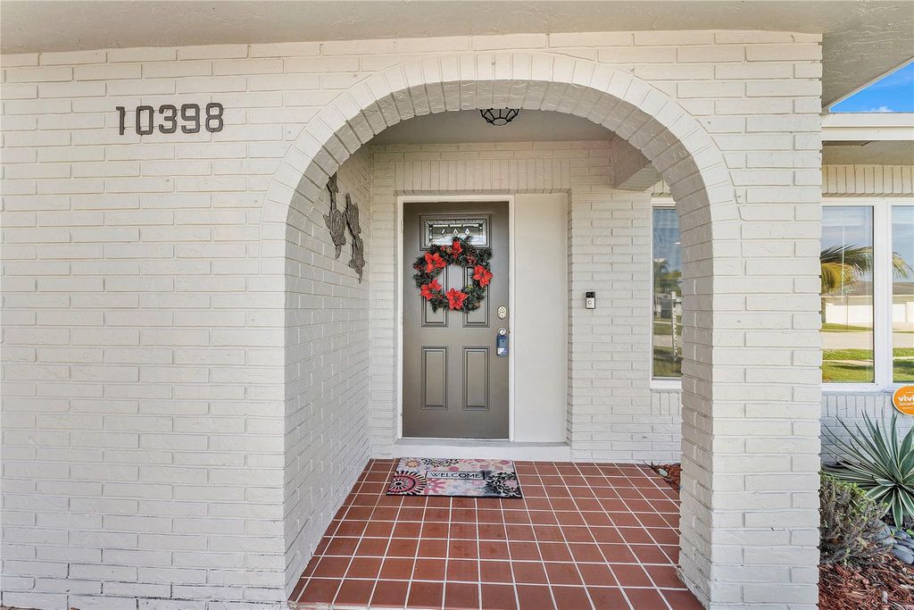 Photo of 10398 Dorchester Drive, Boca Raton, FL 33428 (MLS # F10410945)