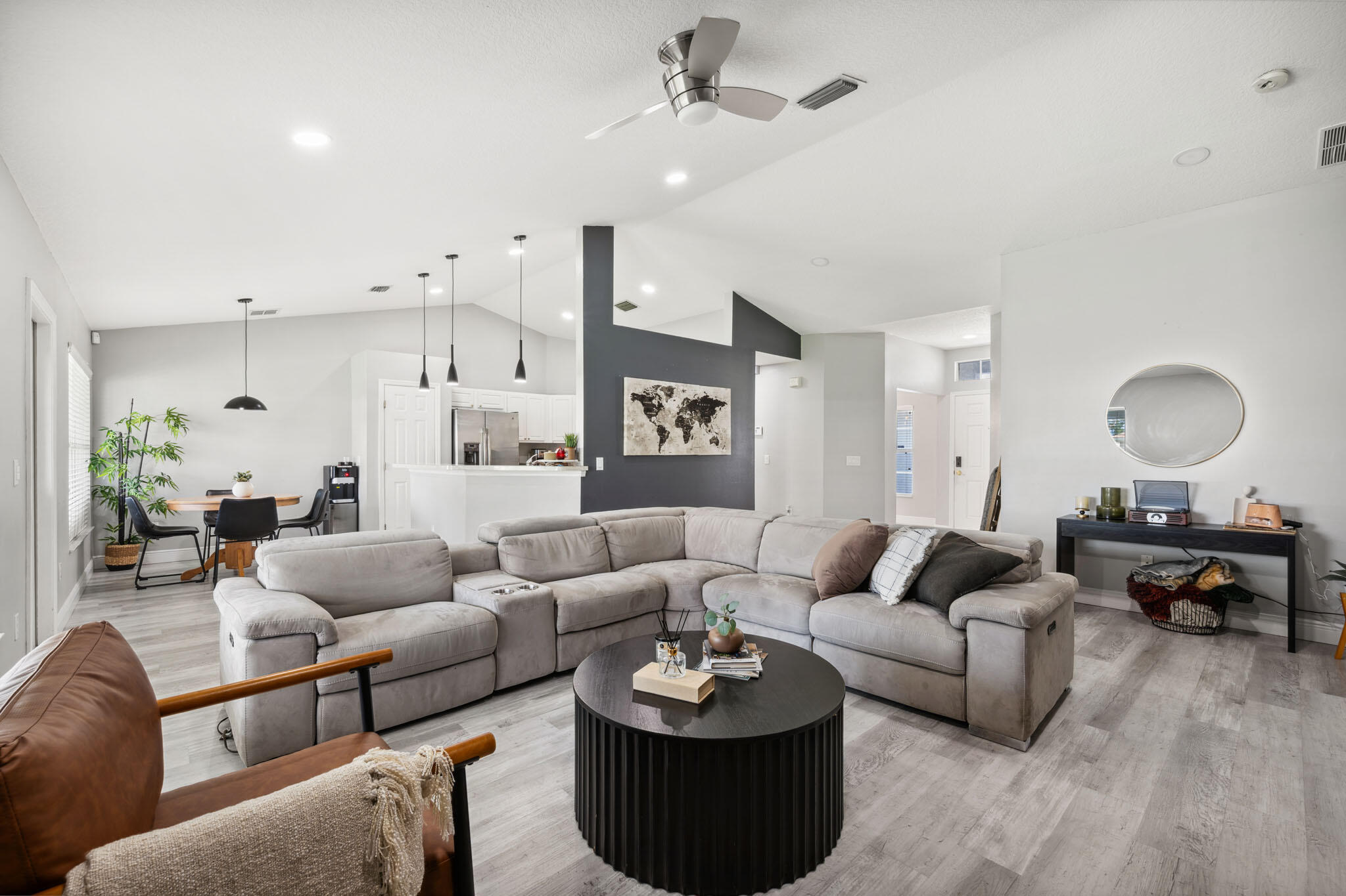 PORT ST LUCIE SECTION 18 - Residential Lease