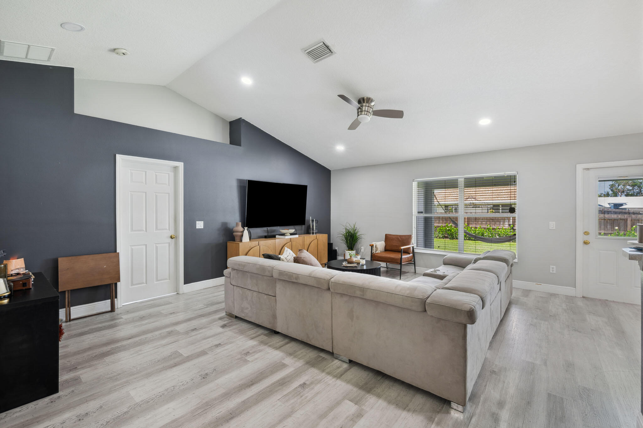 PORT ST LUCIE SECTION 18 - Residential Lease