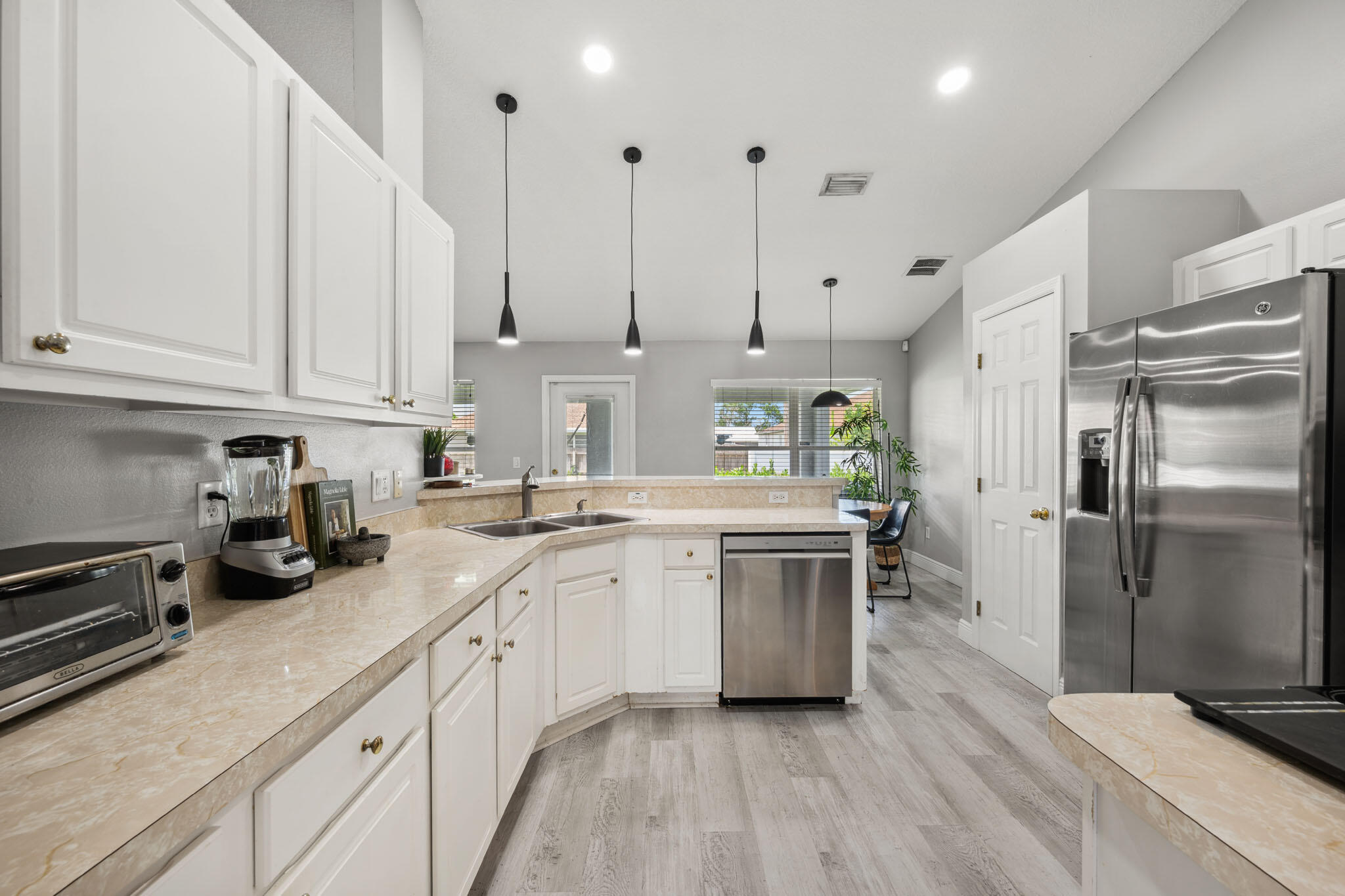 PORT ST LUCIE SECTION 18 - Residential Lease