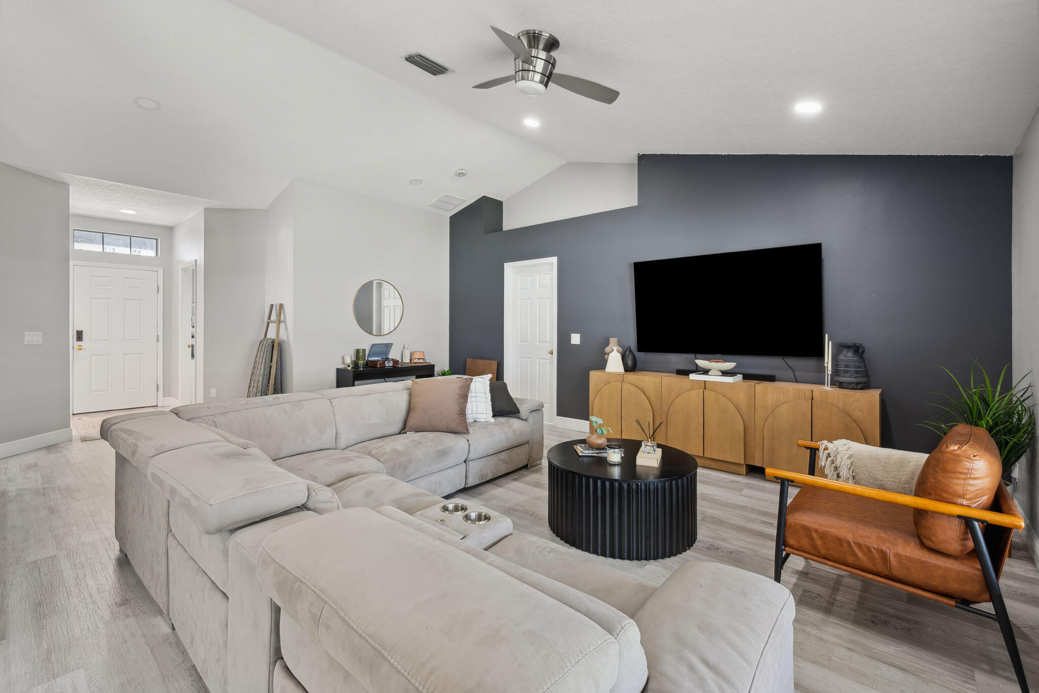 PORT ST LUCIE SECTION 18 - Residential Lease