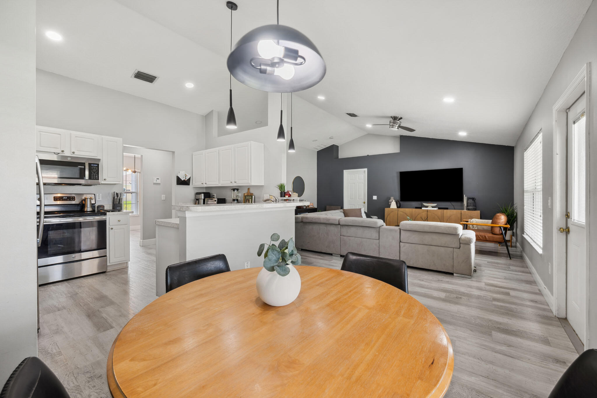 PORT ST LUCIE SECTION 18 - Residential Lease