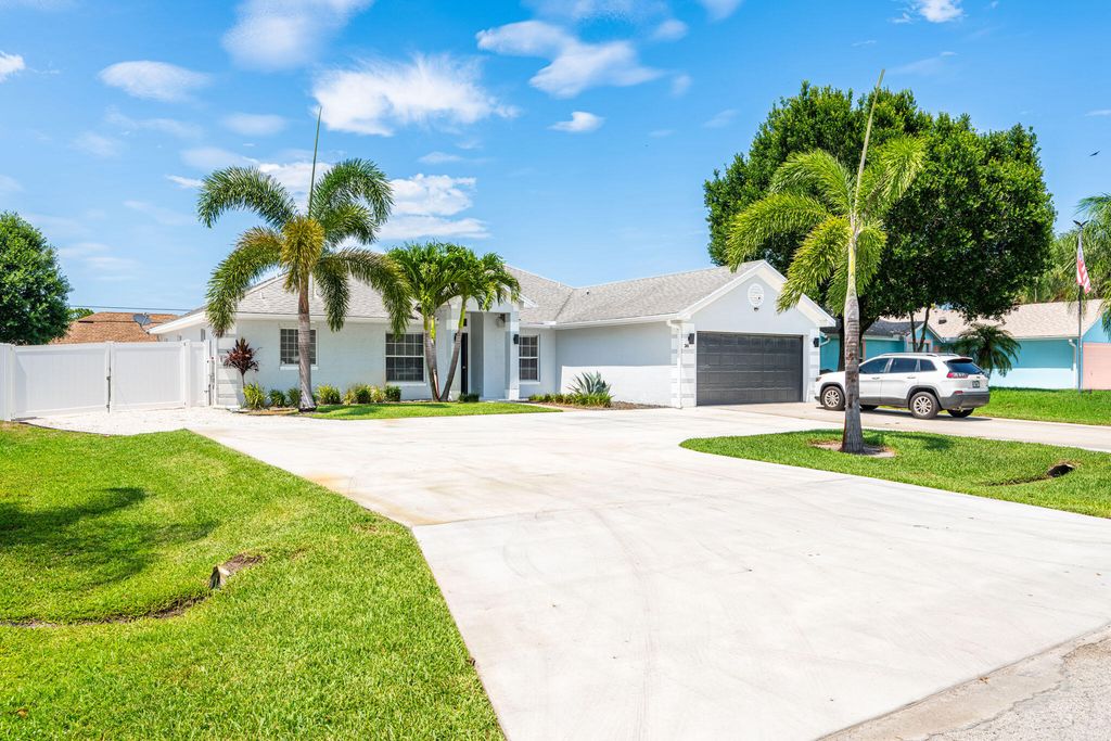 Photo of 249 SW Aubudon Avenue, Port Saint Lucie, FL 34984 (MLS # B26008236)