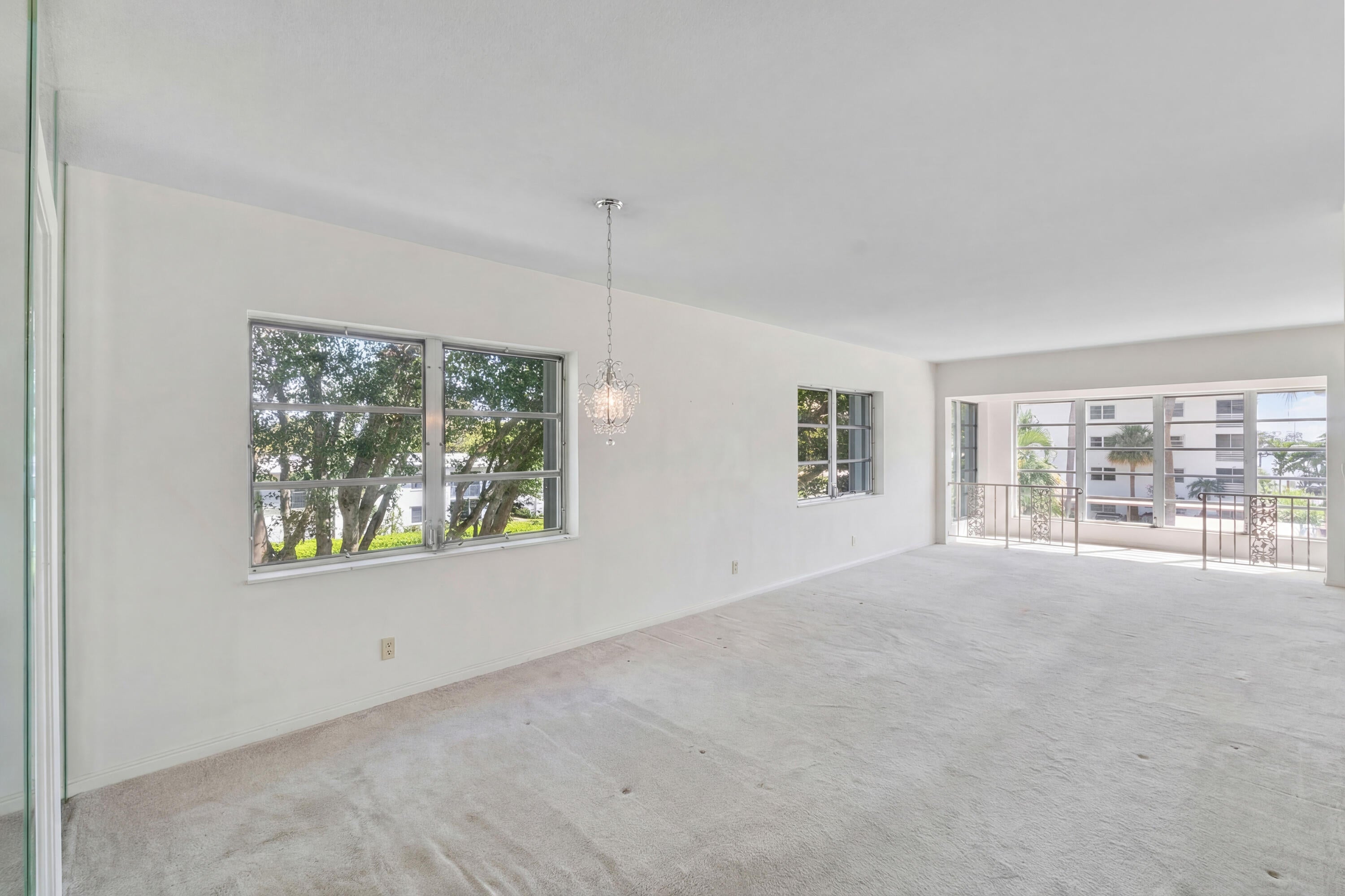 3401 Spanish Trail 348g, Delray Beach, FL, 33483/$247,000 4 3401 Spanish Trail 348g