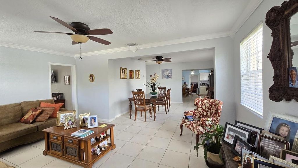 Photo of 324 SW 22nd Street, Fort Lauderdale, FL 33315 (MLS # F10468966)