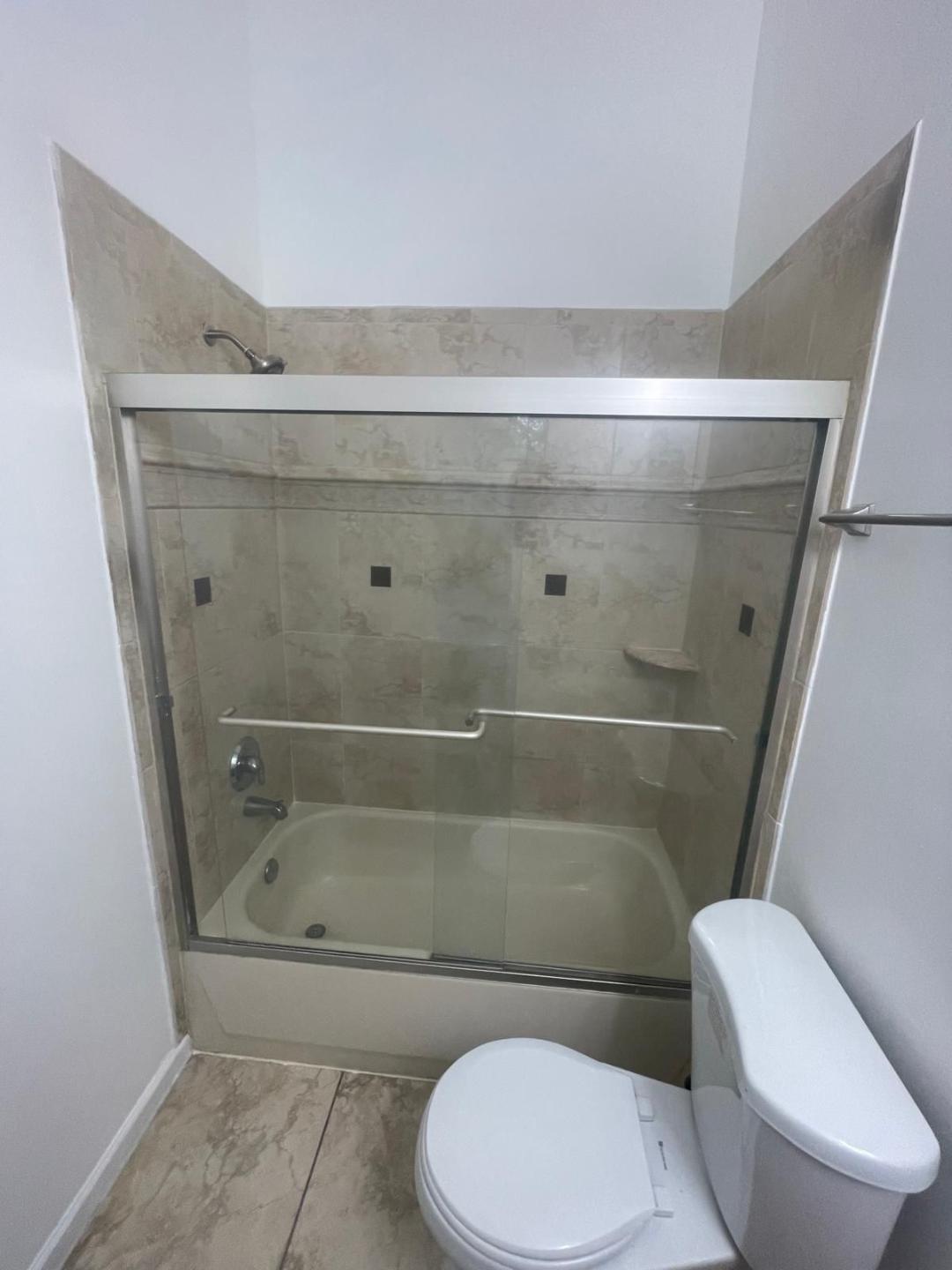 Coventry House 85-37 B - Residential Lease