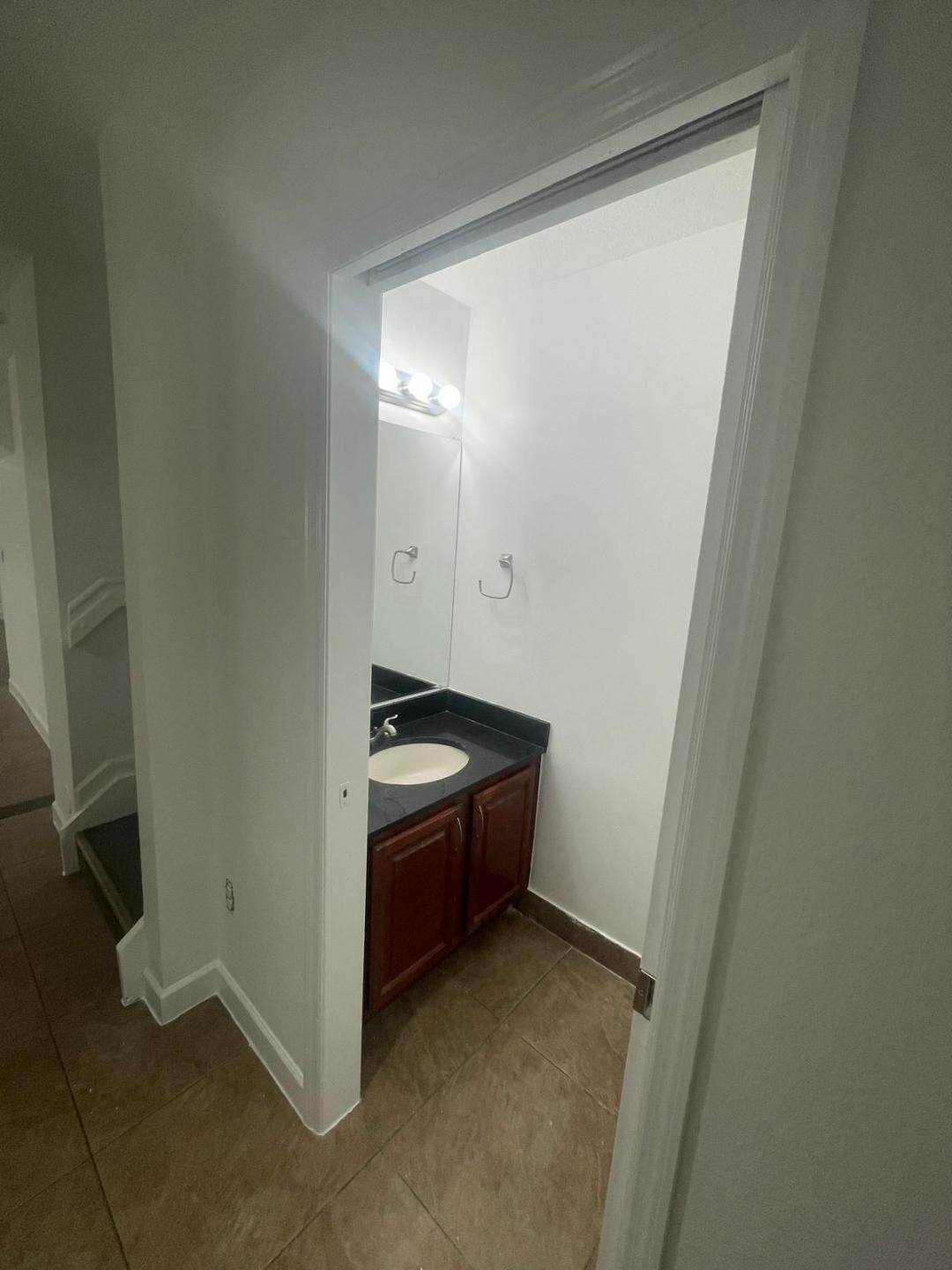 Coventry House 85-37 B - Residential Lease