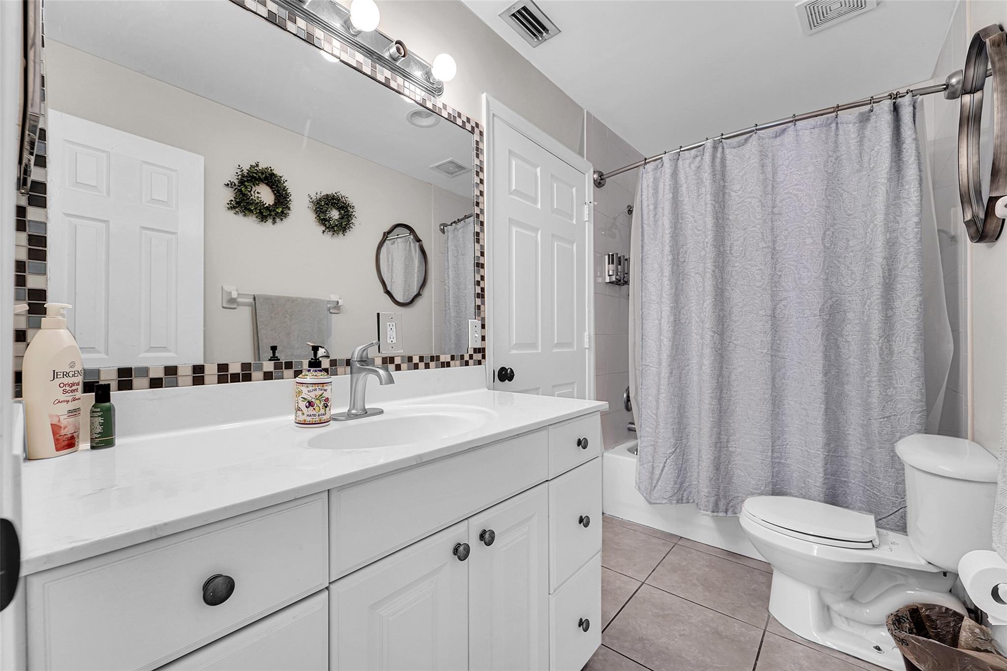 Sunrise Golf Village Sec - Residential