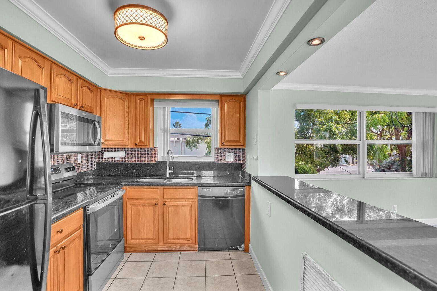 CRESTHAVEN NO 9 REPLAT - Residential Income