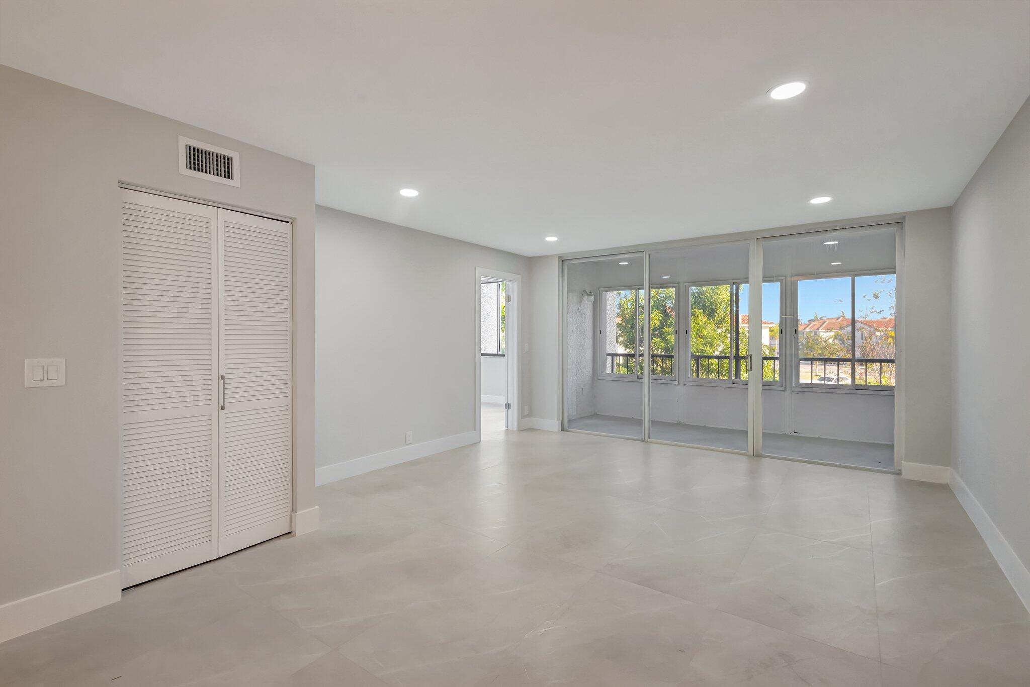 FOUNTAINS OF PALM BEACH CONDO 7 - Residential
