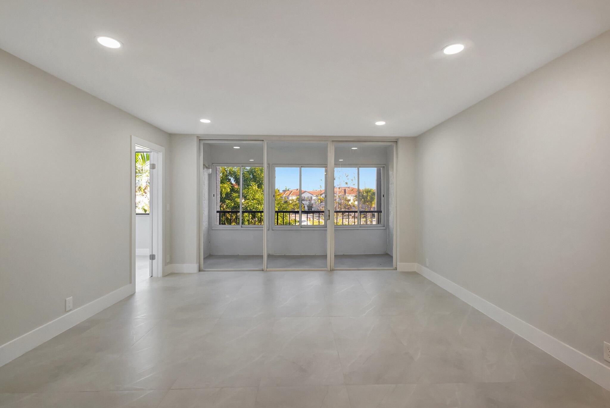FOUNTAINS OF PALM BEACH CONDO 7 - Residential