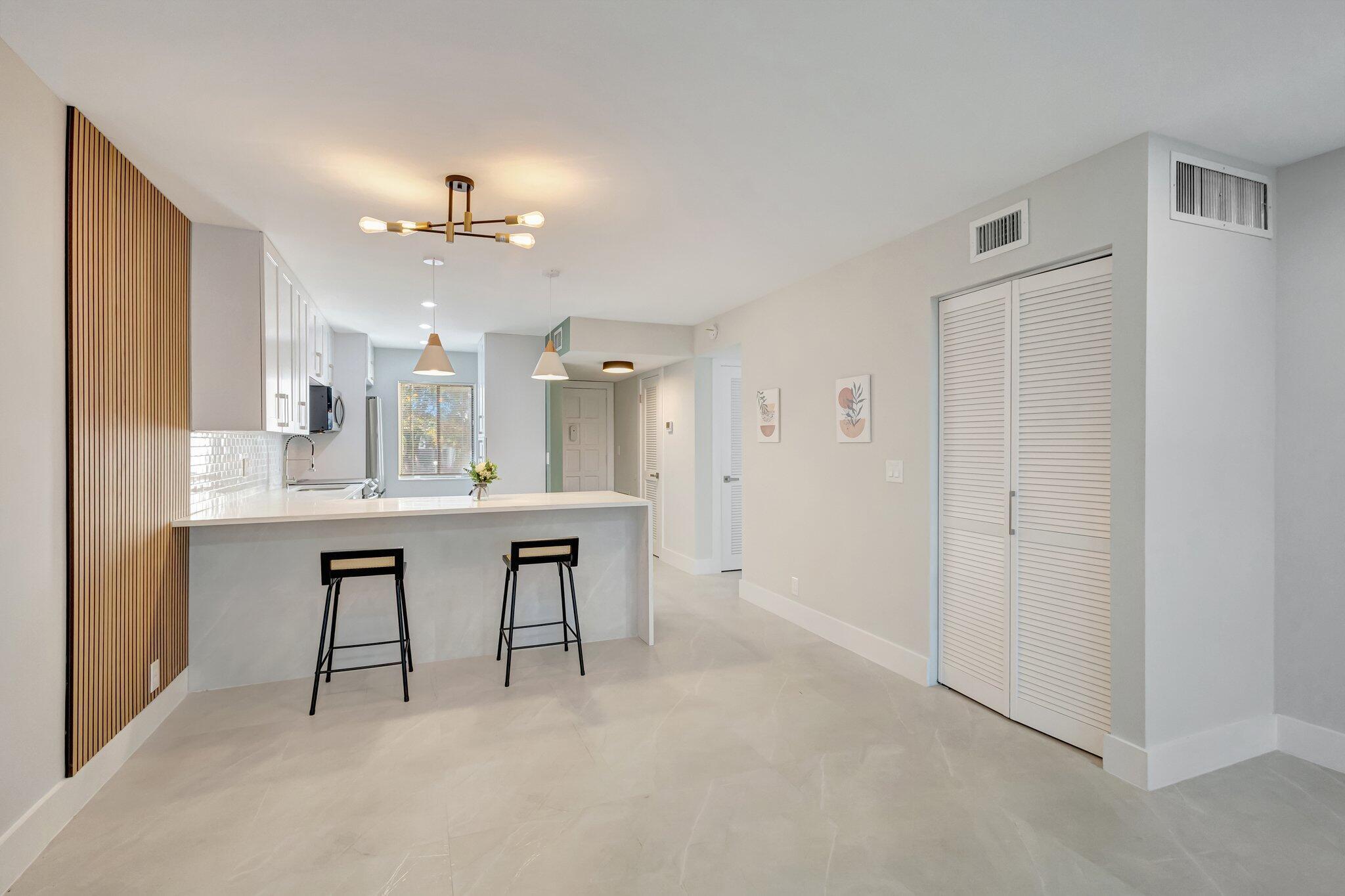 FOUNTAINS OF PALM BEACH CONDO 7 - Residential