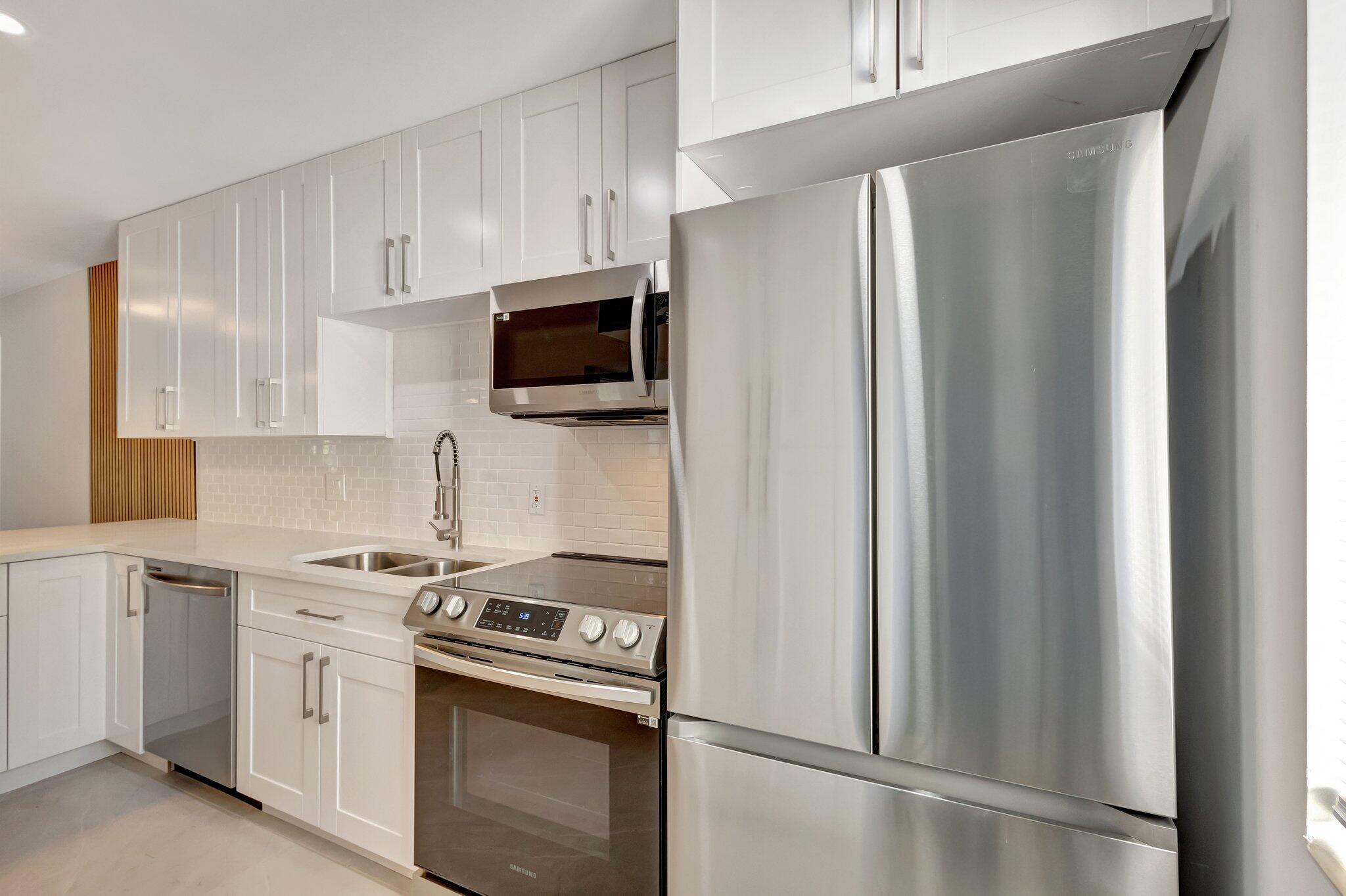 FOUNTAINS OF PALM BEACH CONDO 7 - Residential