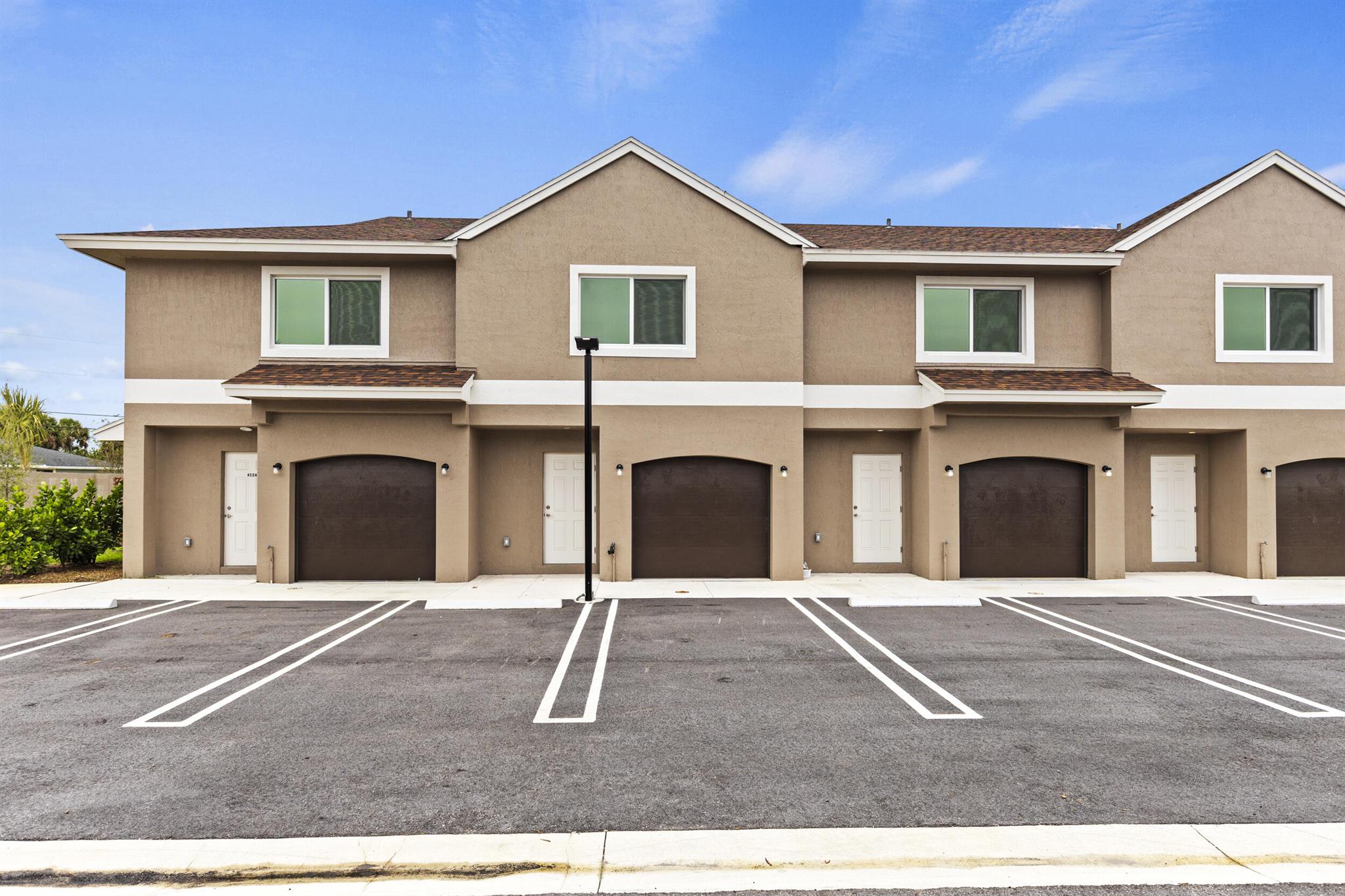 PORT ST LUCIE SECTION 33 - Residential Lease