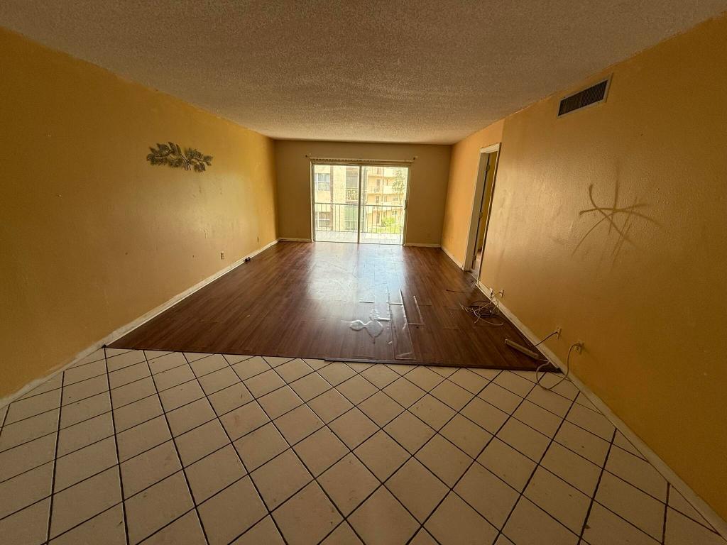 Falls of Inverrary - Residential