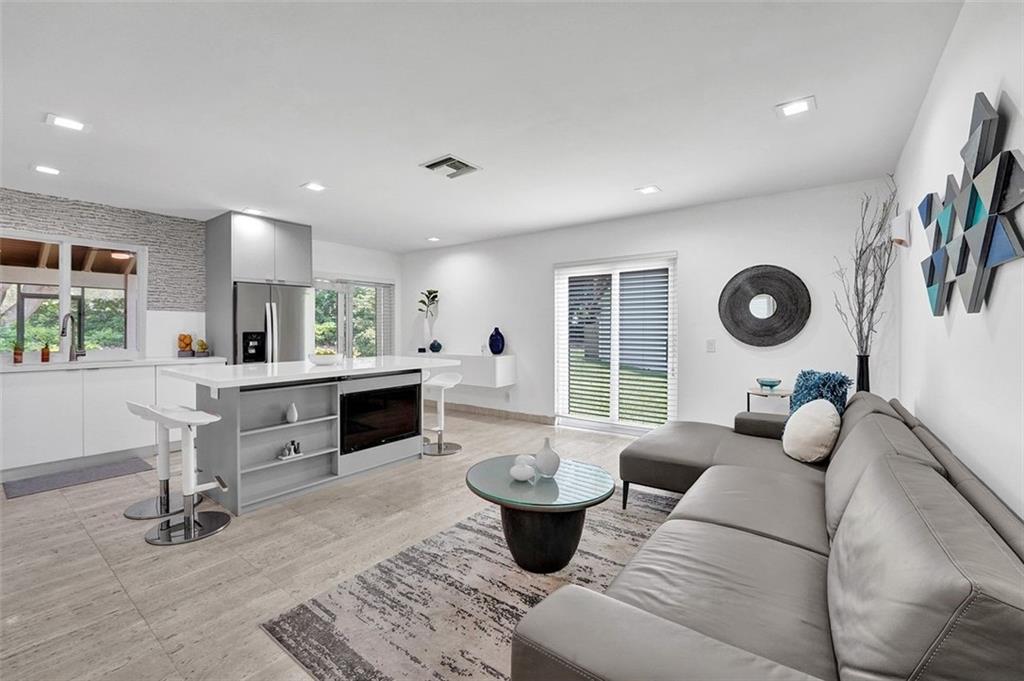 Country Isles Patio PH 3 - Residential