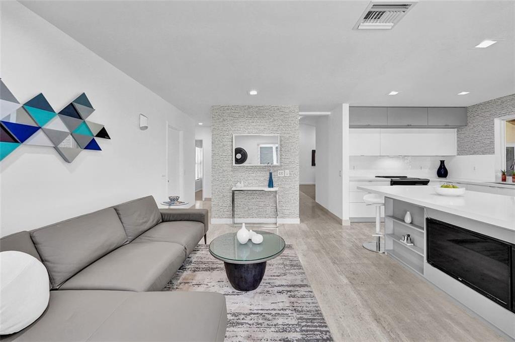 Country Isles Patio PH 3 - Residential